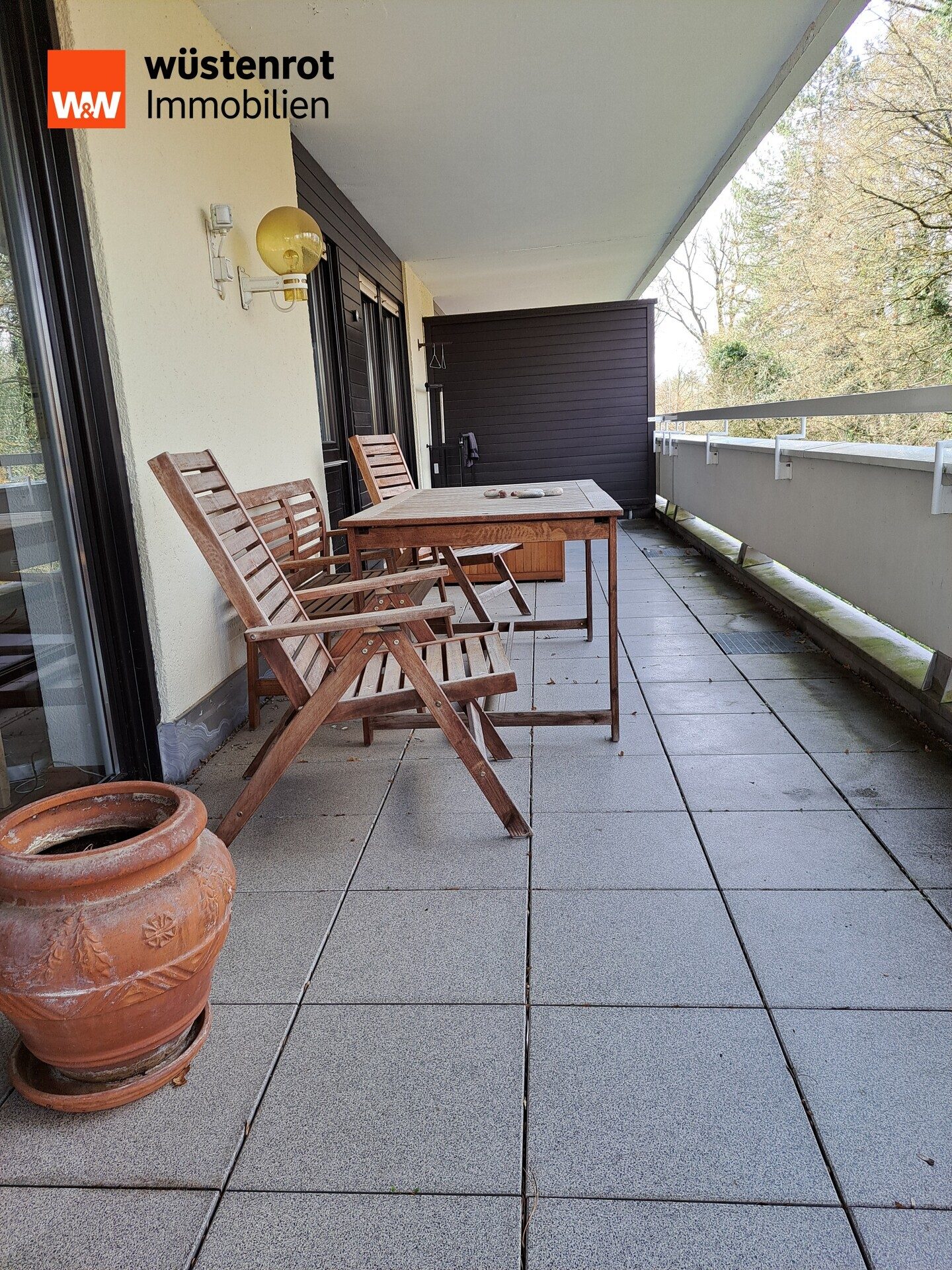 Immobilienangebot - München - Alle - Großzügige 3-Zi.-Whg. im 1. OG mit über 40 m² umlaufendem Balkon