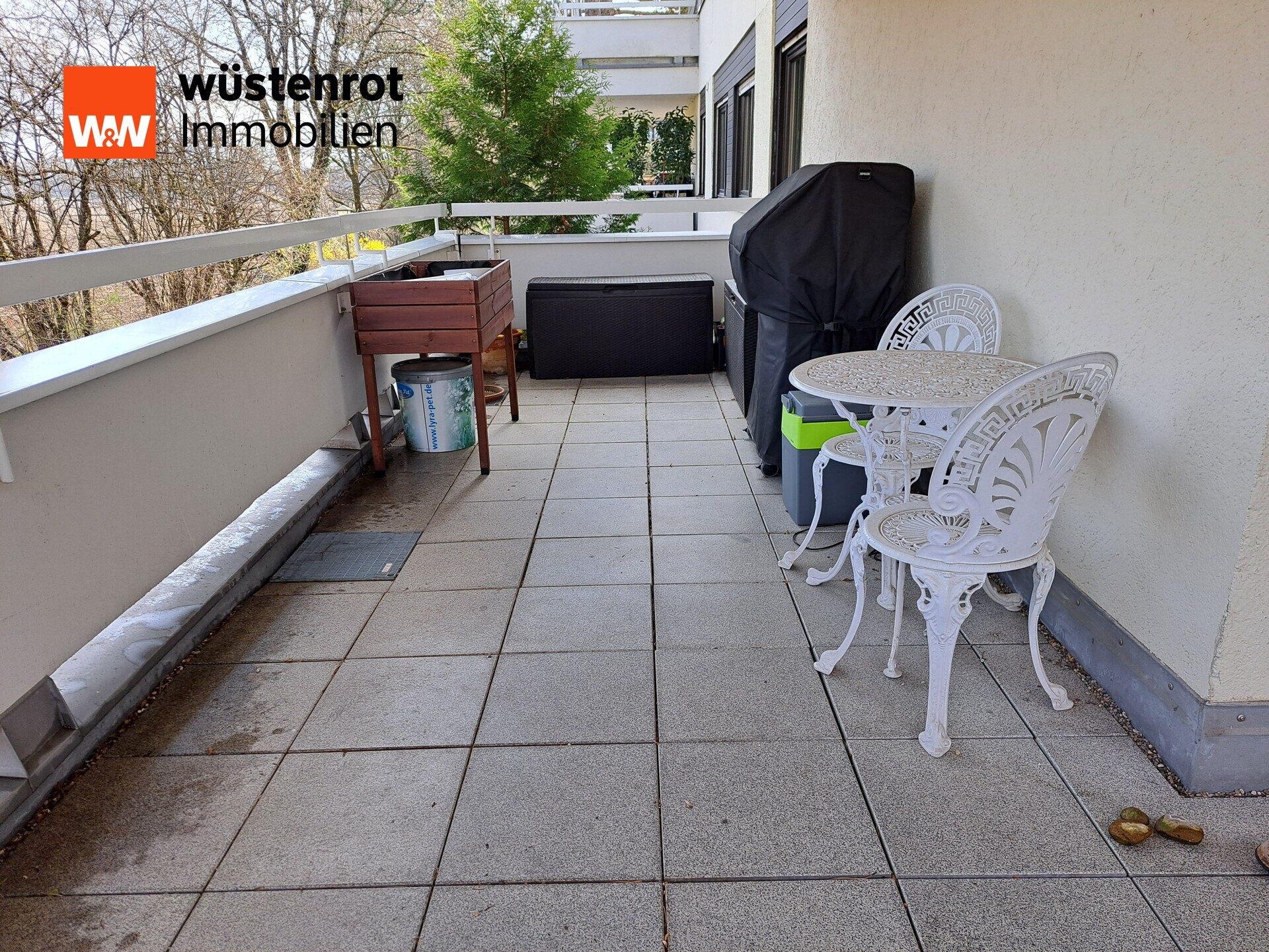 Immobilienangebot - München - Alle - Großzügige 3-Zi.-Whg. im 1. OG mit über 40 m² umlaufendem Balkon