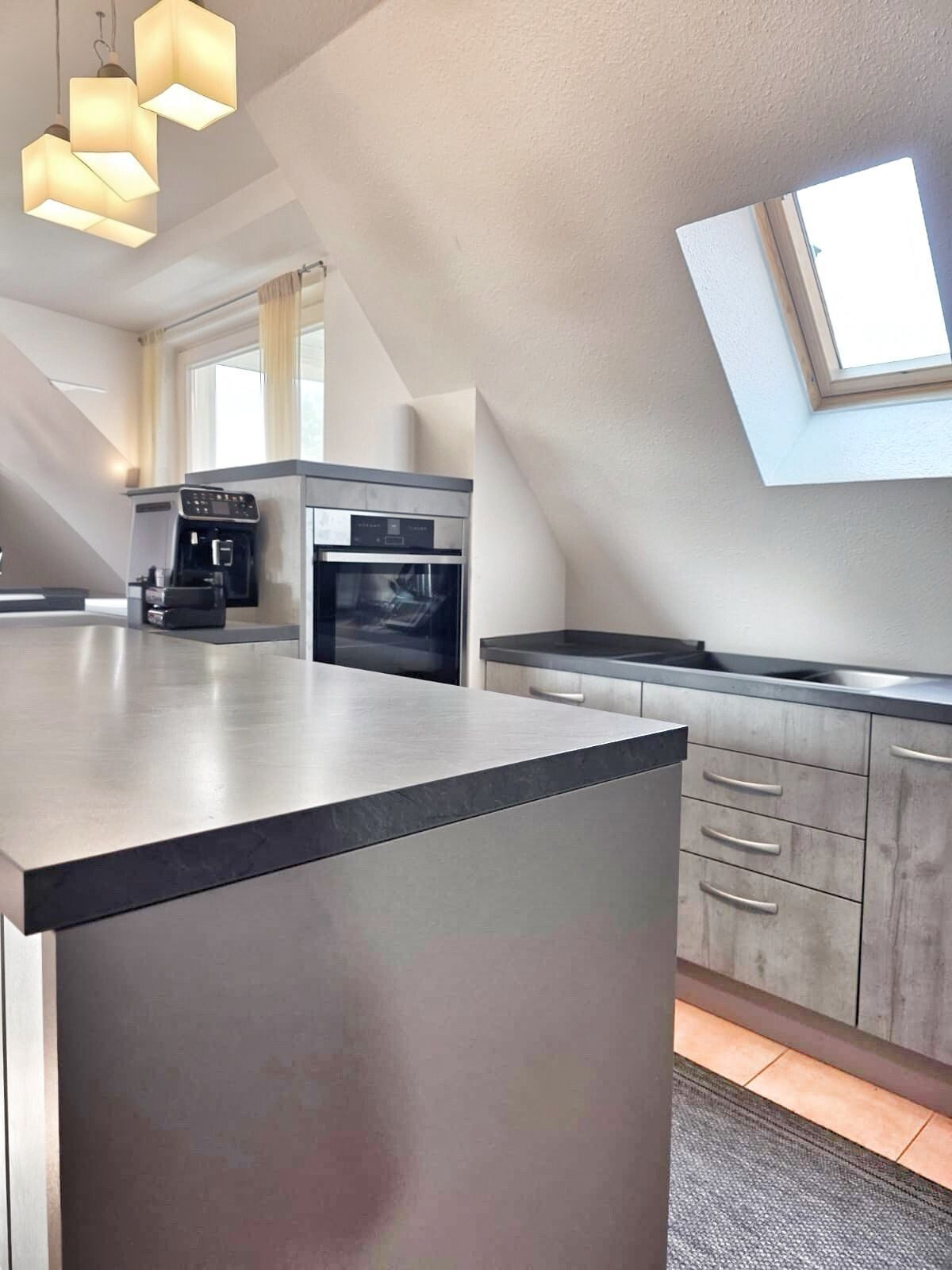 Immobilienangebot - Augsburg - Alle - Exklusive Dachwohnung mit großzügigen Räumen in zentraler, gut angebundener Lage
