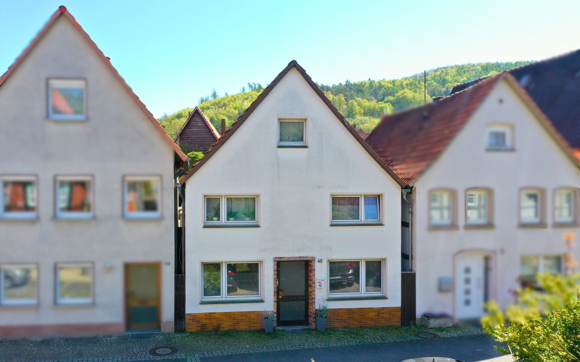 Immobilienangebot - Lügde - Alle - Ideal für Handwerker! Einfamilienhaus mit Potenzial in zentraler Lage von Lügde