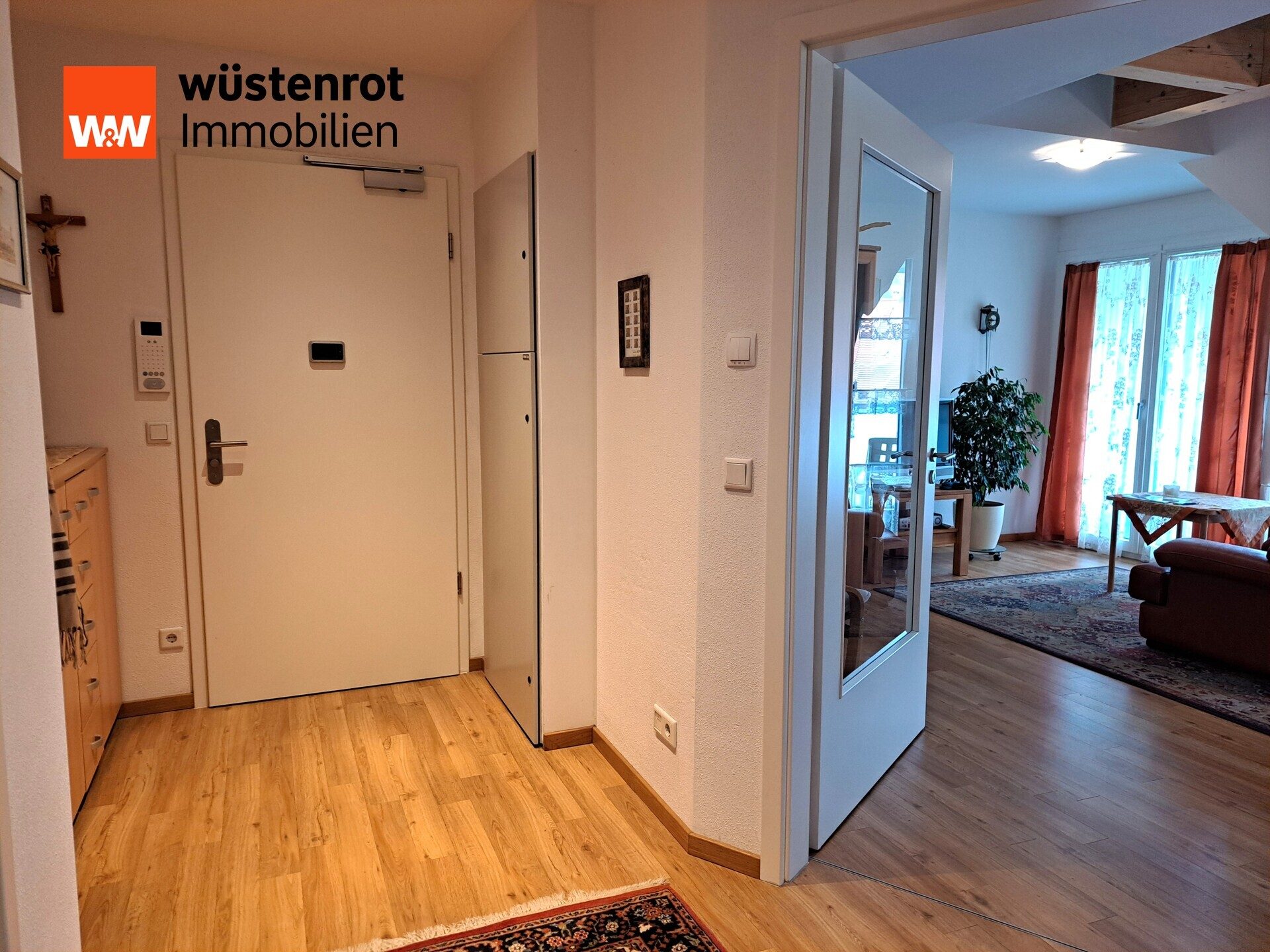 Immobilienangebot - Wolnzach - Alle - Moderne, helle DG-Wohnung mit Balkon und Aufzug in absolut zentraler Lage