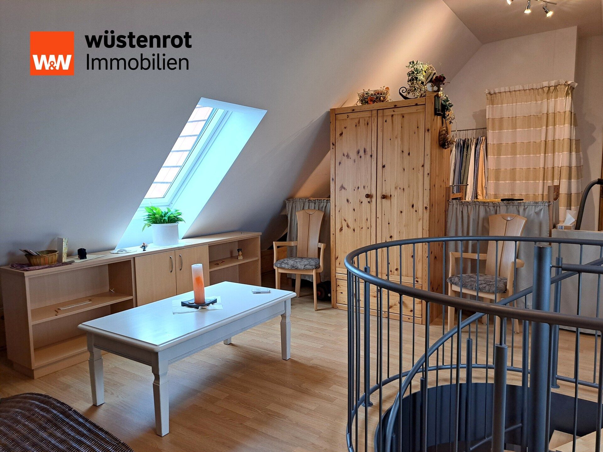 Immobilienangebot - Wolnzach - Alle - Moderne, helle DG-Wohnung mit Balkon und Aufzug in absolut zentraler Lage