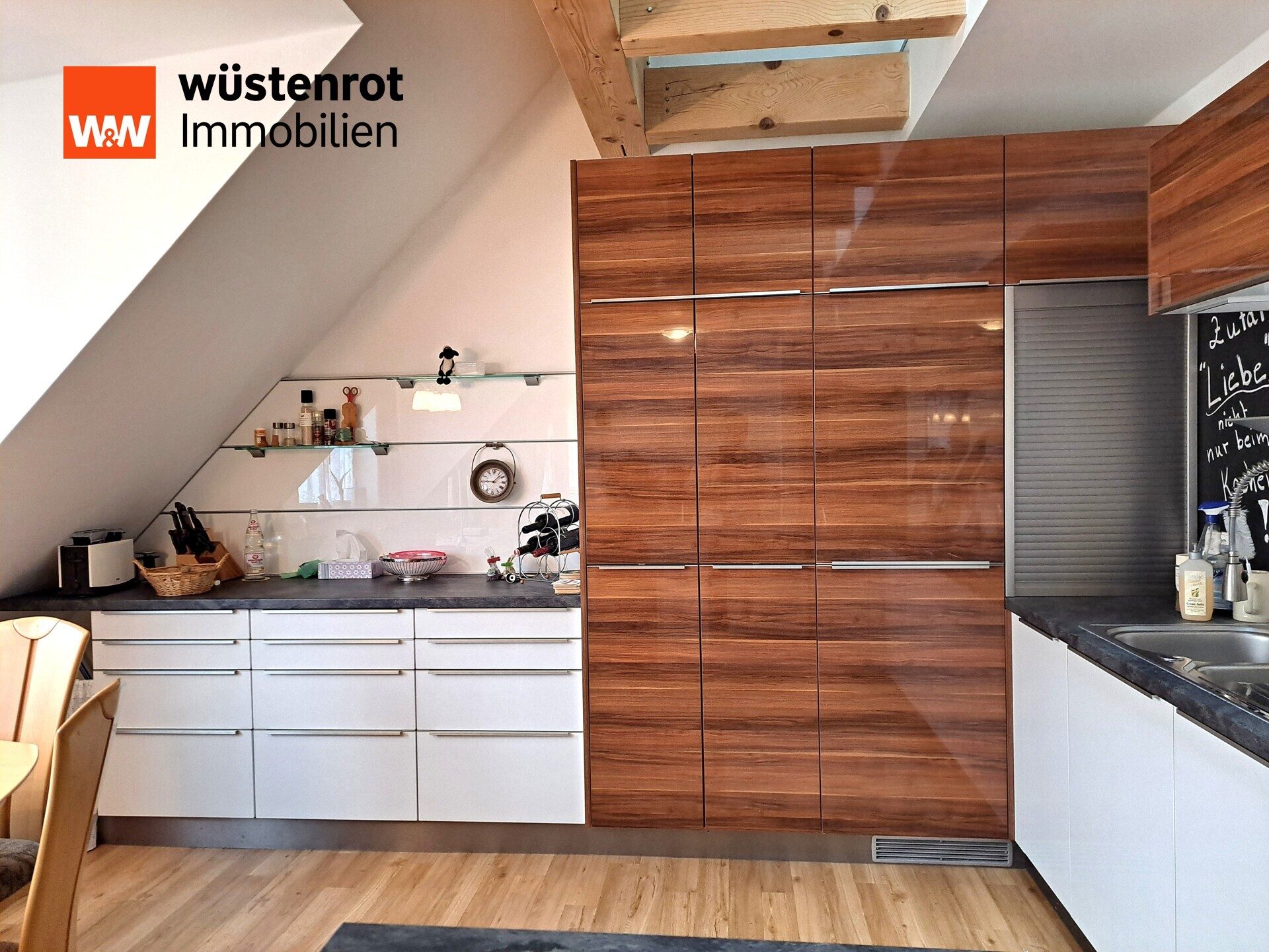 Immobilienangebot - Wolnzach - Alle - Moderne, helle DG-Wohnung mit Balkon und Aufzug in absolut zentraler Lage