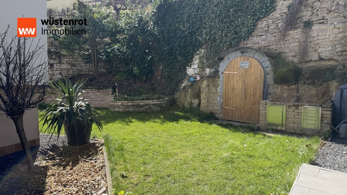 Immobilienangebot - Heimburg - Alle - Modernes, saniertes Wohnjuwel mit Panorama-Dachterrasse, Grill-Kamin und eigenem Felsenkeller!