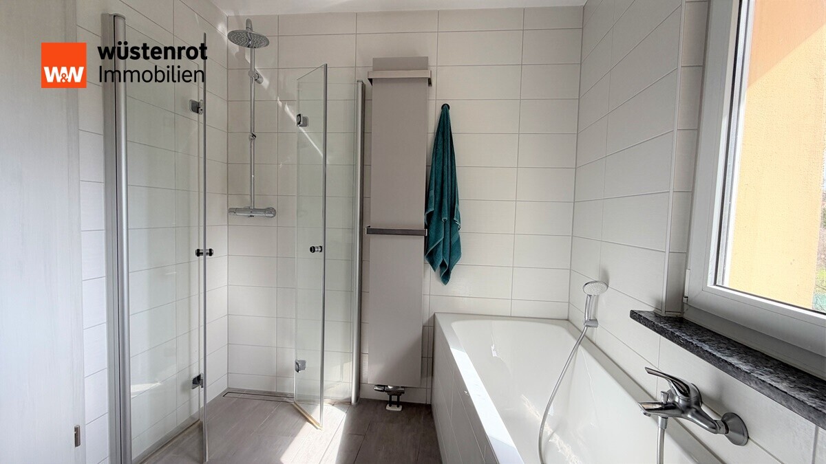 Immobilienangebot - Heimburg - Alle - Modernes, saniertes Wohnjuwel mit Panorama-Dachterrasse, Grill-Kamin und eigenem Felsenkeller!