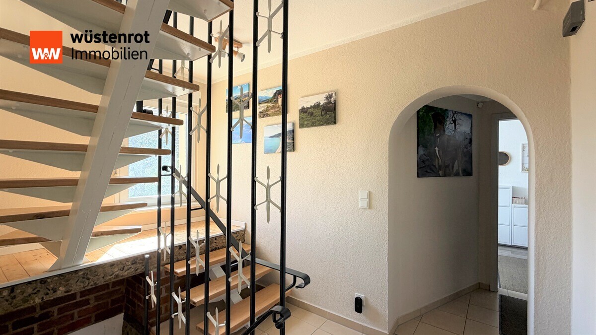 Immobilienangebot - Heimburg - Alle - Modernes, saniertes Wohnjuwel mit Panorama-Dachterrasse, Grill-Kamin und eigenem Felsenkeller!