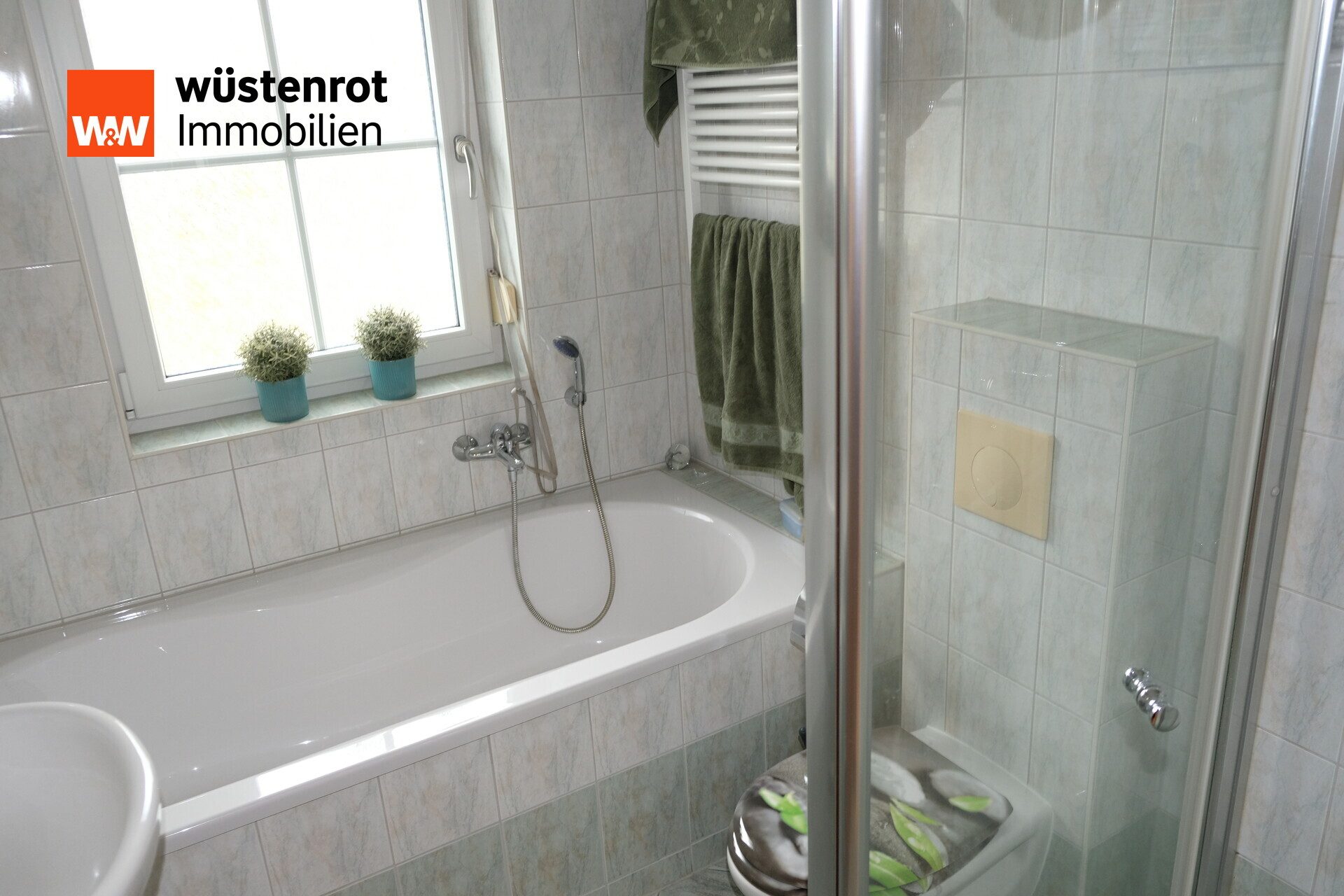 Immobilienangebot - Weißenborn/Erzgebirge - Alle - Sofort bezugsfertiges EFH mit 2 Garagen & Traumgarten in ruhiger Lage Weißenborn/Erzgeb.