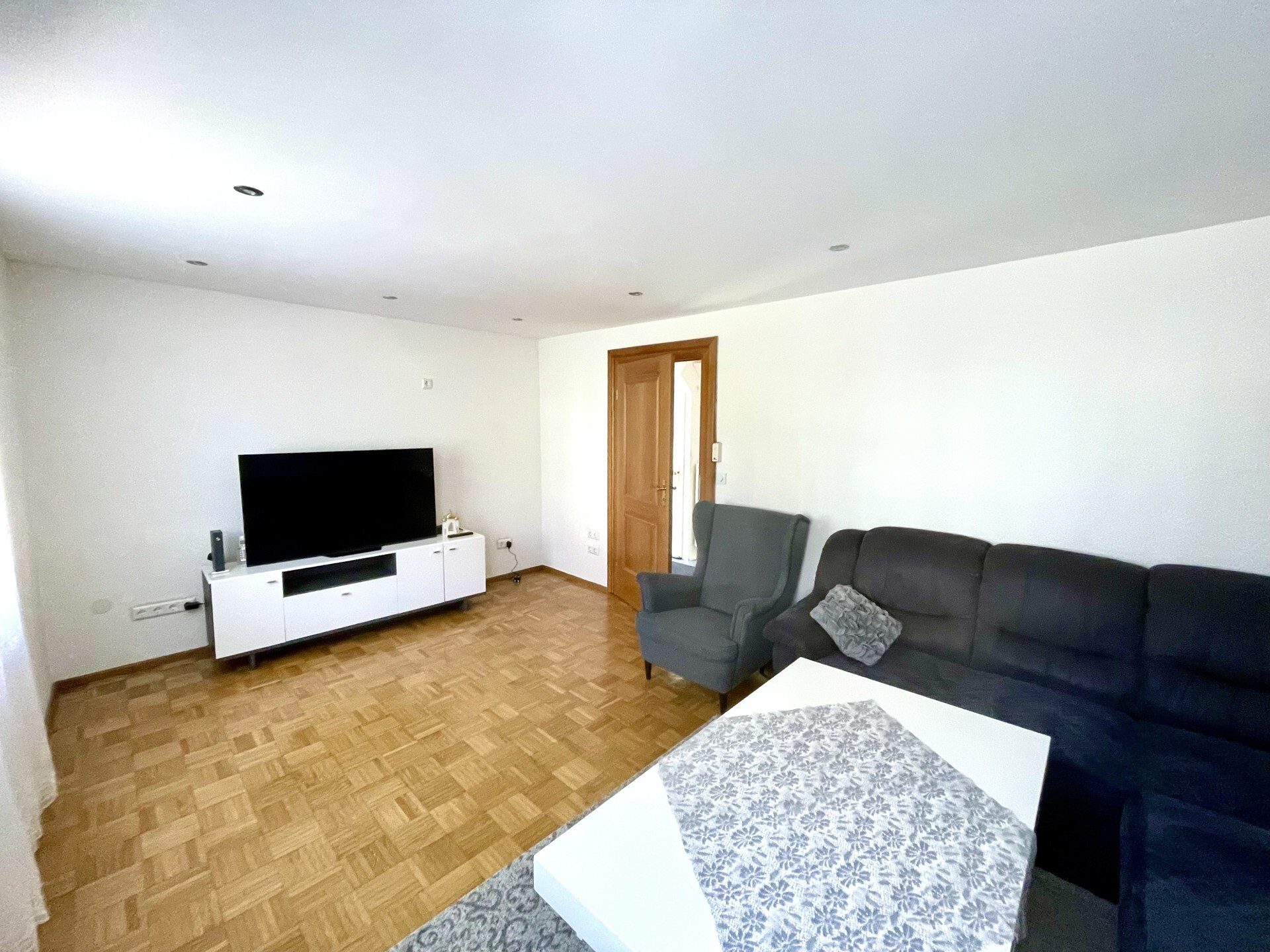 Immobilienangebot - Bühl - Alle - CHARMANTE DOPPELHAUSHÄLFTE IN BÜHL: Gemütliche Aufteilung, Garten und Schopf in bevorzugter Wohnlage
