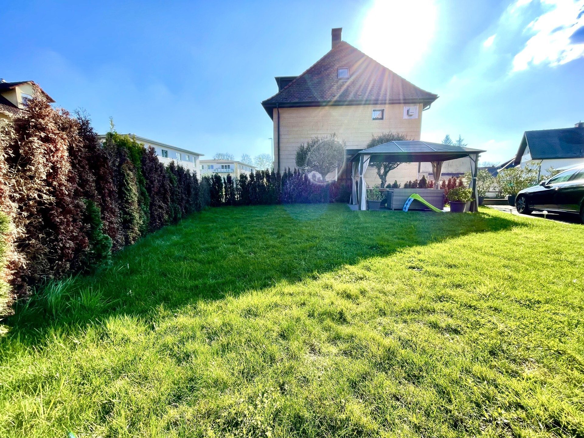 Immobilienangebot - Bühl - Alle - CHARMANTE DOPPELHAUSHÄLFTE IN BÜHL: Gemütliche Aufteilung, Garten und Schopf in bevorzugter Wohnlage