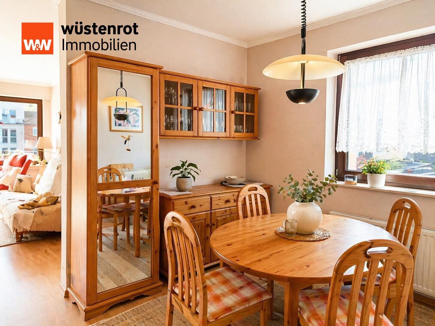 Immobilienangebot - Bottrop - Alle - „Zwei Ebenen, ein Zuhause – Maisonette mit Kamin, Balkon und Garage im Herzen von Bottrop“