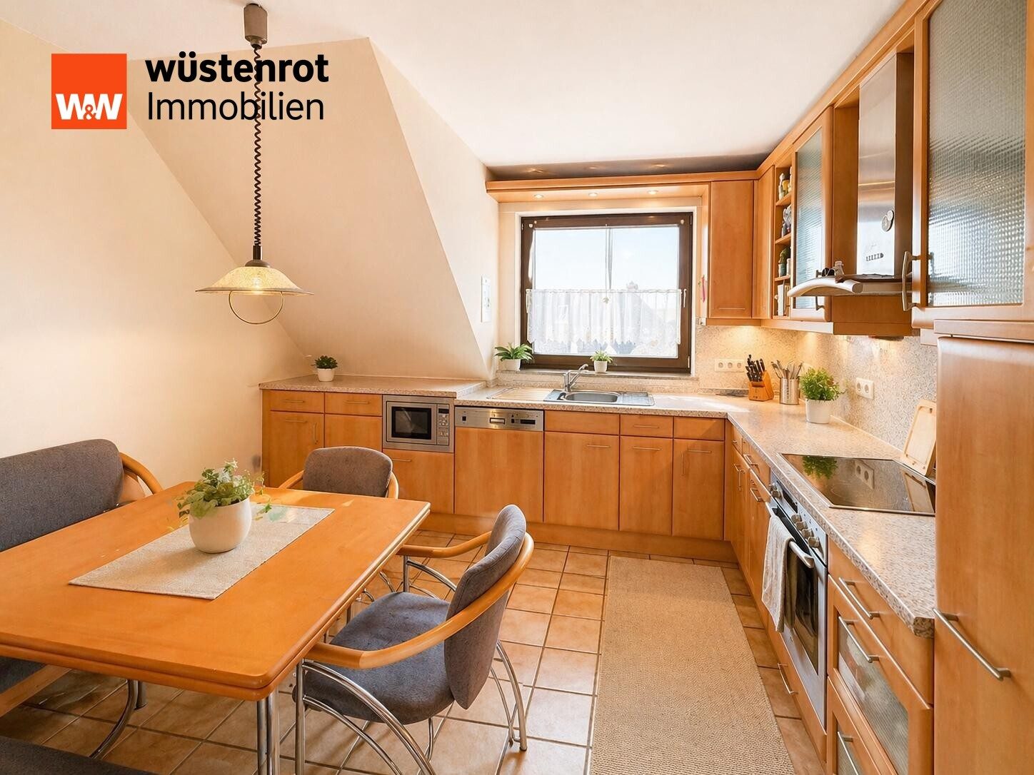 Immobilienangebot - Bottrop - Alle - „Zwei Ebenen, ein Zuhause – Maisonette mit Kamin, Balkon und Garage im Herzen von Bottrop“