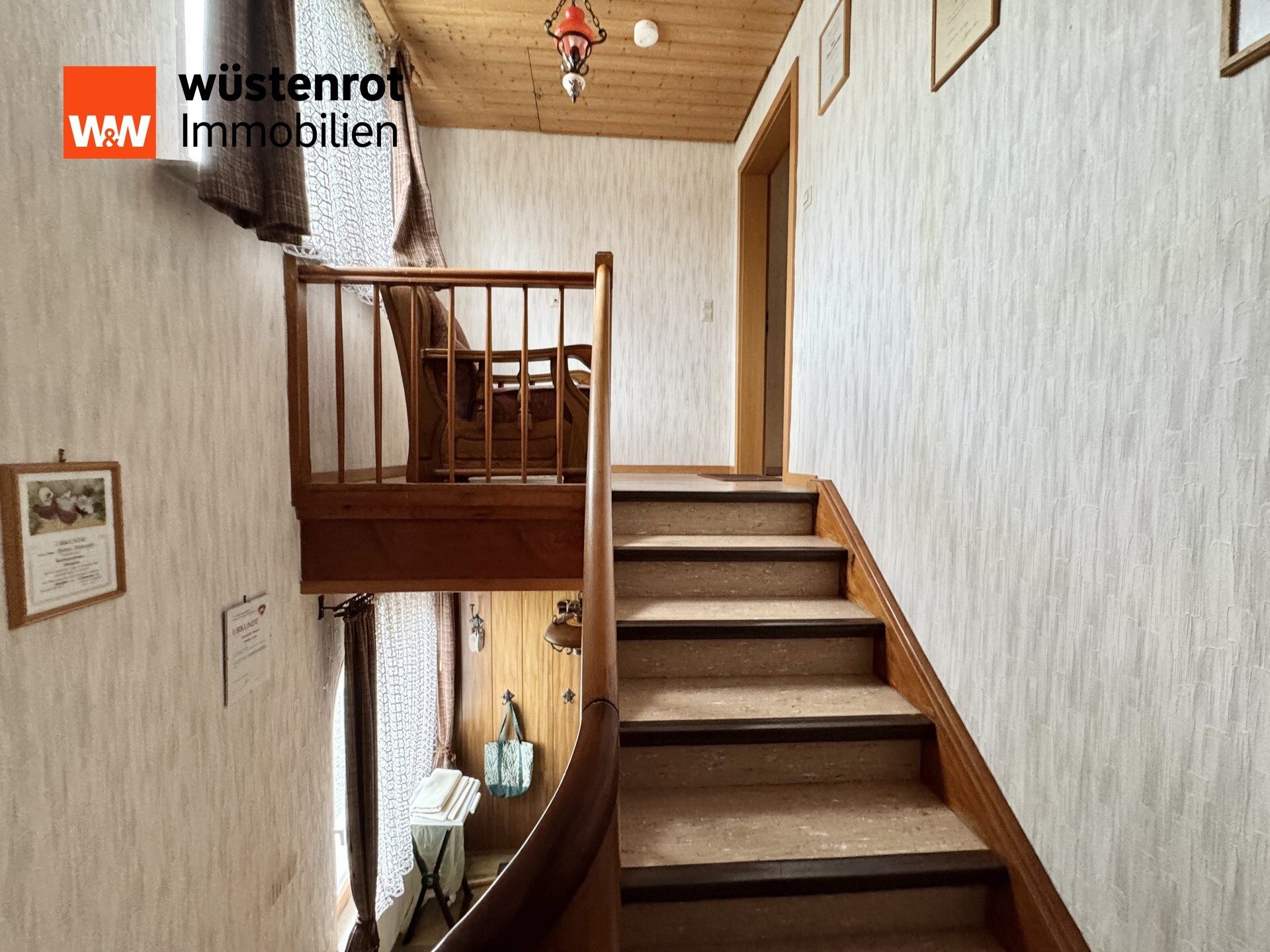 Immobilienangebot - Altshausen - Alle - Charmantes Einfamilienhaus, ruhige Lage von Altshausen, modernisiert, gemütlich, herrlichem Garten!