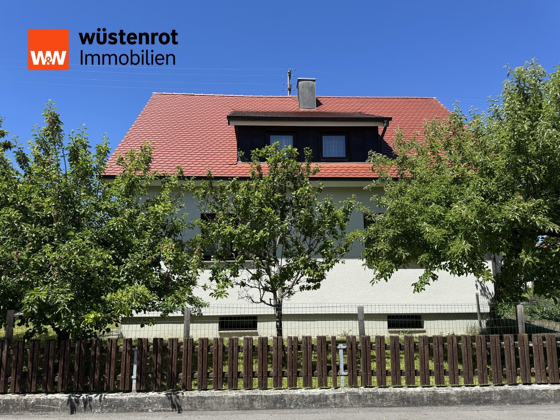 Immobilienangebot - Altshausen - Alle - Charmantes Einfamilienhaus, ruhige Lage von Altshausen, modernisiert, gemütlich, herrlichem Garten!