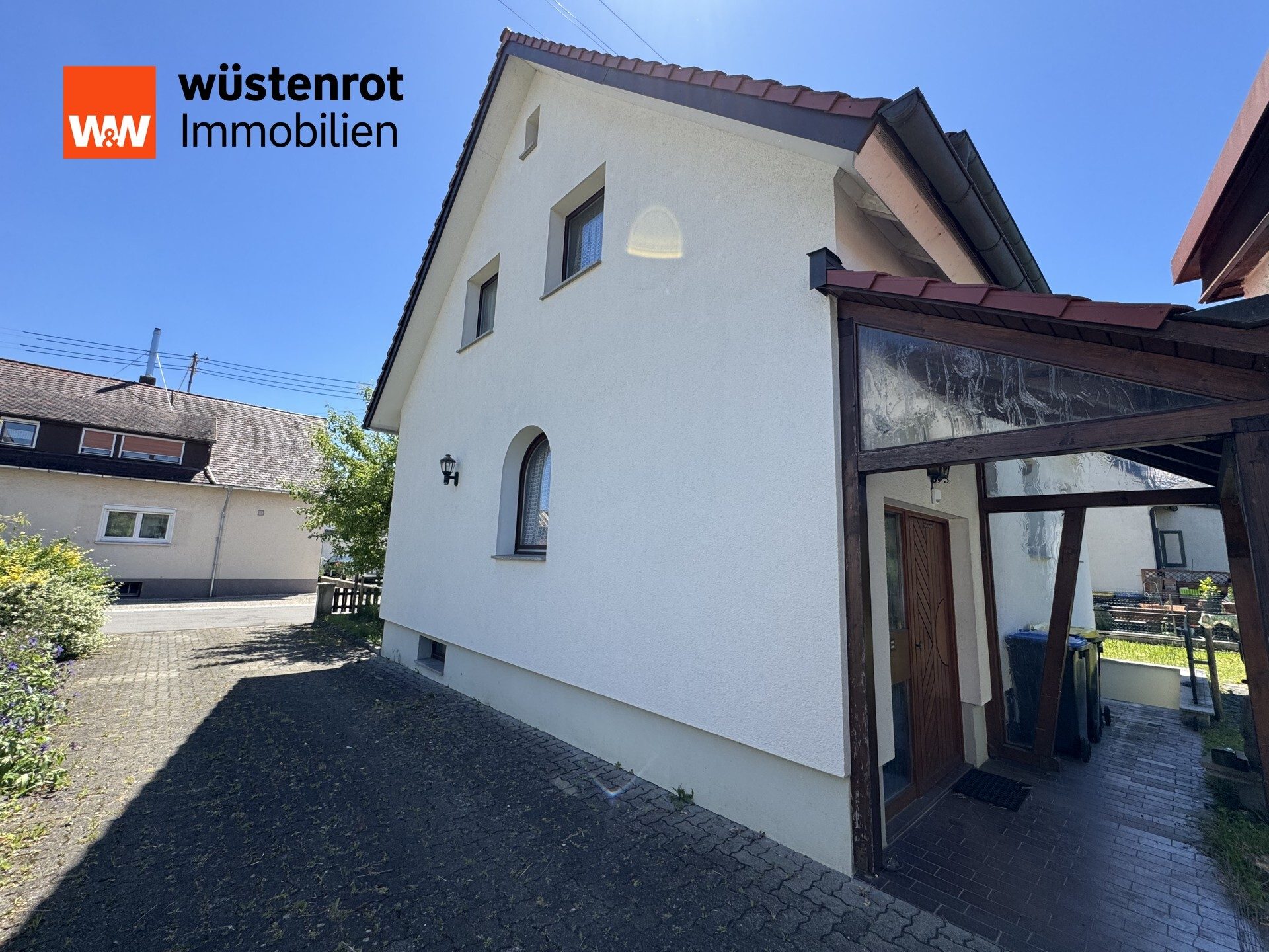 Immobilienangebot - Altshausen - Alle - Charmantes Einfamilienhaus, ruhige Lage von Altshausen, modernisiert, gemütlich, herrlichem Garten!
