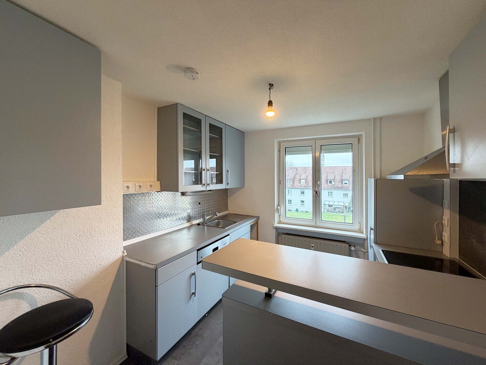 Immobilienangebot - Rottweil - Alle - Allein oder zu zweit ankommen im Hochparterre. 3 Zimmer, ca. 59 m². 
Mit Balkon. Küche vorhanden.