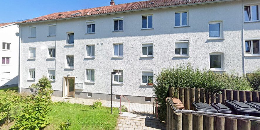 Immobilienangebot - Rottweil - Alle - Allein oder zu zweit ankommen im Hochparterre. 3 Zimmer, ca. 59 m². 
Mit Balkon. Küche vorhanden.