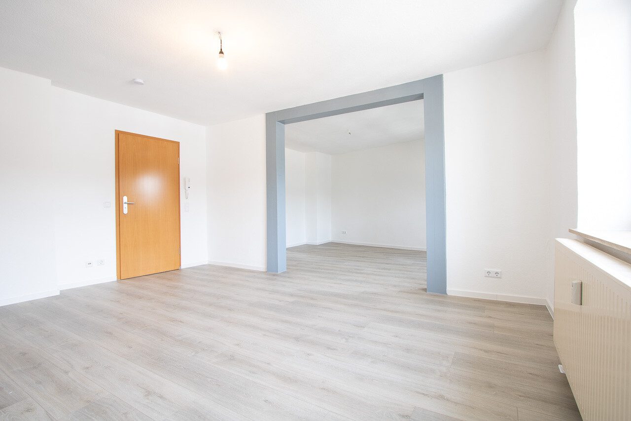 Immobilienangebot - Hermeskeil - Alle - Flexibel wohnen oder arbeiten – frisch renovierte 3-Zimmer-Einheit mit neuer Einbauküche