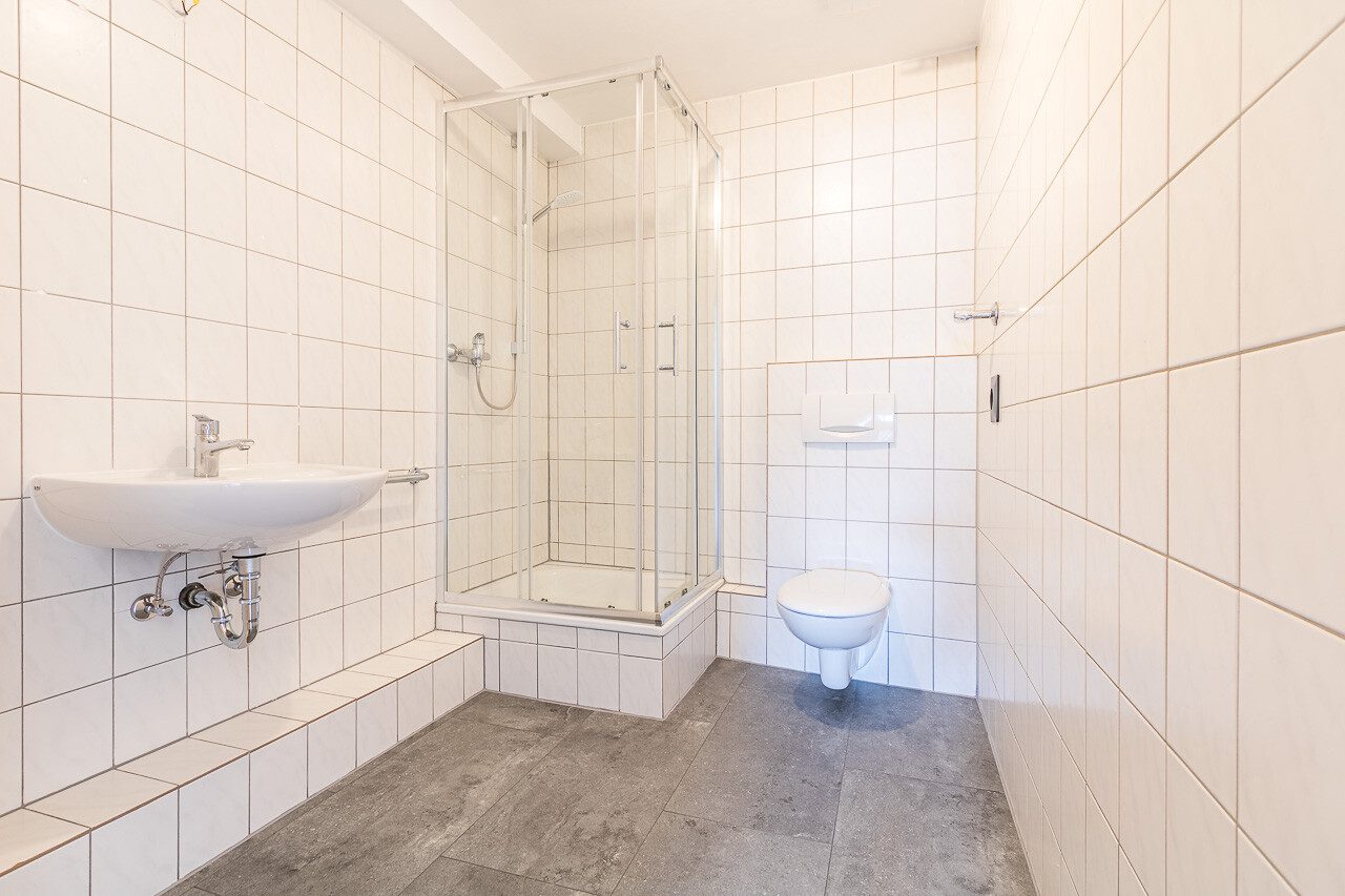 Immobilienangebot - Hermeskeil - Alle - Flexibel wohnen oder arbeiten – frisch renovierte 3-Zimmer-Einheit mit neuer Einbauküche