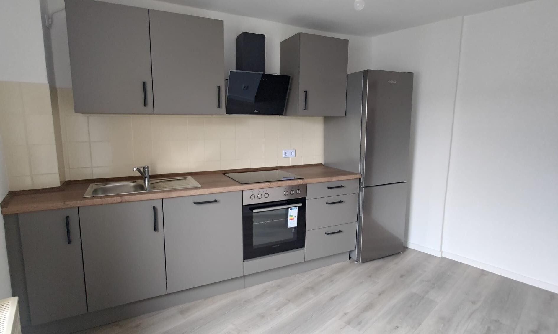 Immobilienangebot - Hermeskeil - Alle - Flexibel wohnen oder arbeiten – frisch renovierte 3-Zimmer-Einheit mit neuer Einbauküche