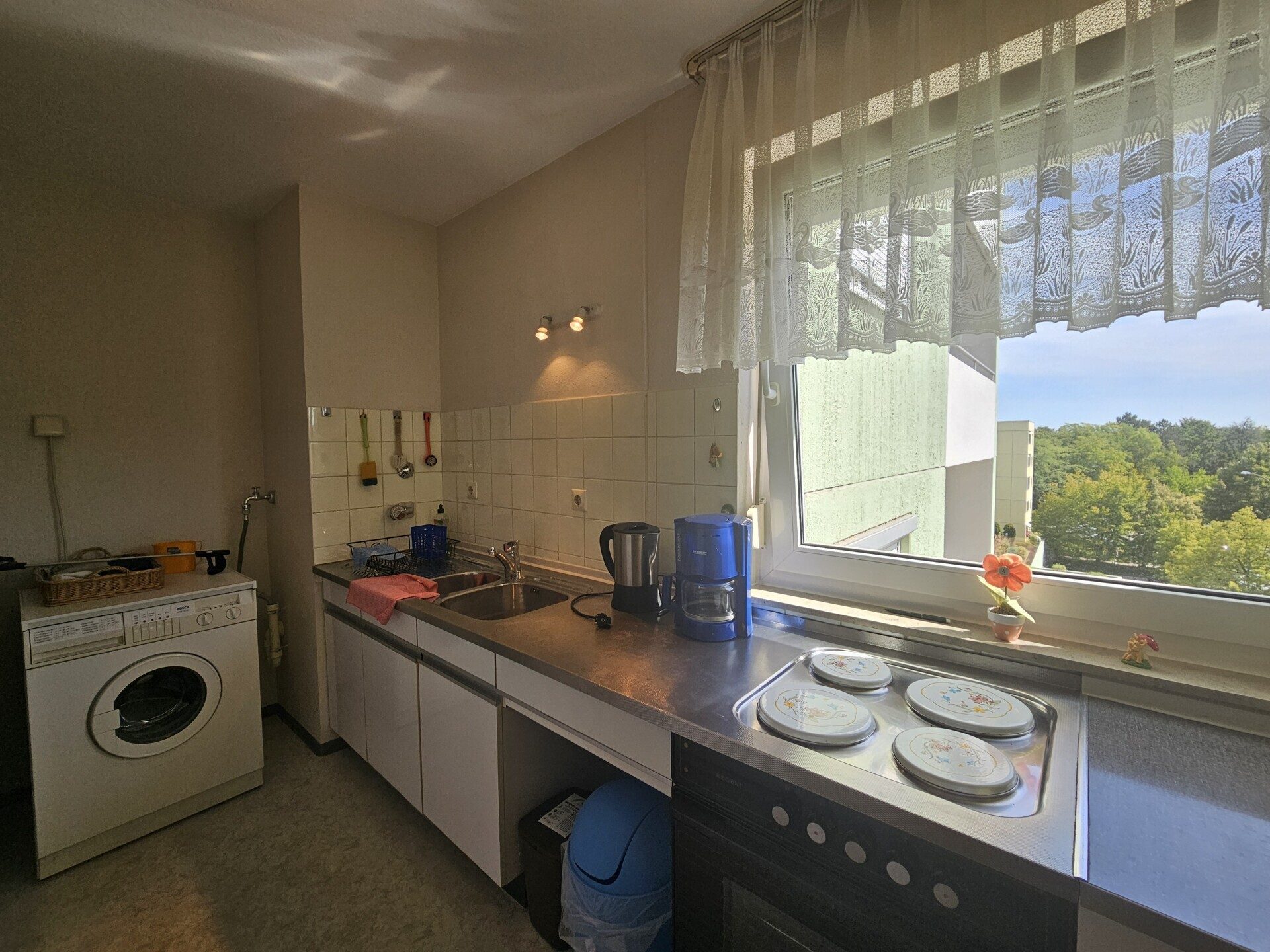 Immobilienangebot - Ludwigsburg / Hoheneck - Alle - Nahezu seniorengerecht! Komfortable 3,5-Zimmer-Wohnung mit Tiefgarage in gefragter Lage von Hoheneck