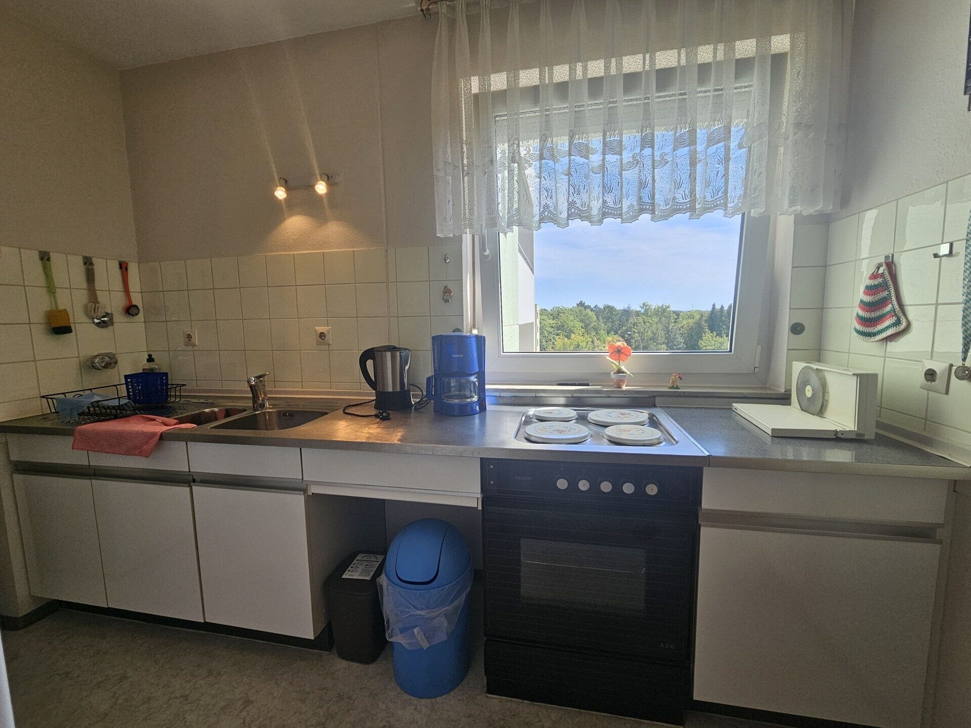 Immobilienangebot - Ludwigsburg / Hoheneck - Alle - Nahezu seniorengerecht! Komfortable 3,5-Zimmer-Wohnung mit Tiefgarage in gefragter Lage von Hoheneck