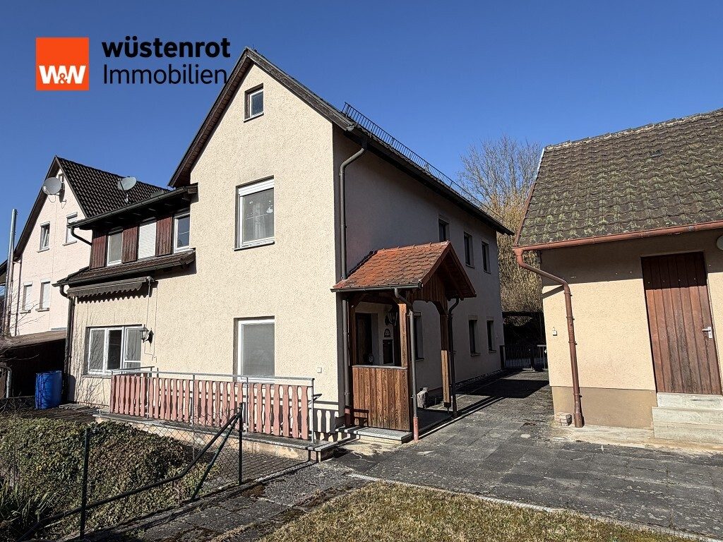 Immobilienangebot - Sulzbach-Laufen - Alle - Wohnhaus im Ortskern mit zwei Wohnungen und großem Nebengebäude