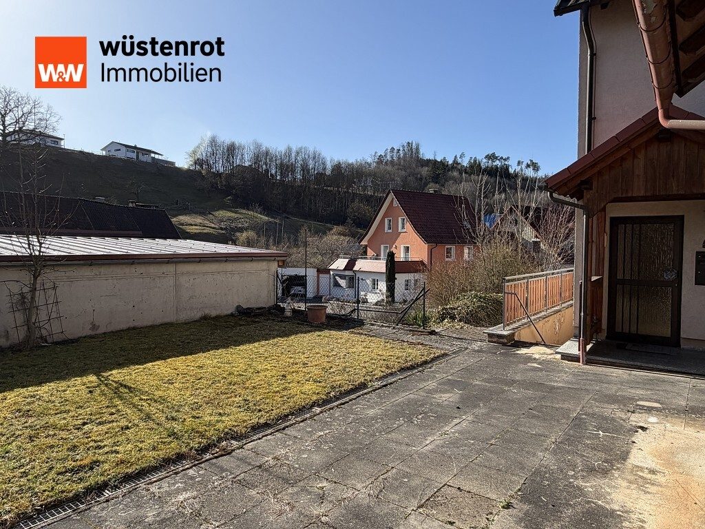 Immobilienangebot - Sulzbach-Laufen - Alle - Wohnhaus im Ortskern mit zwei Wohnungen und großem Nebengebäude
