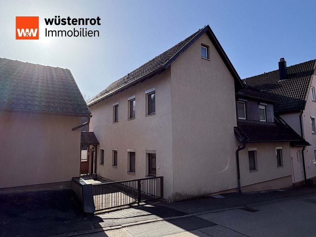 Immobilienangebot - Sulzbach-Laufen - Alle - Wohnhaus im Ortskern mit zwei Wohnungen und großem Nebengebäude