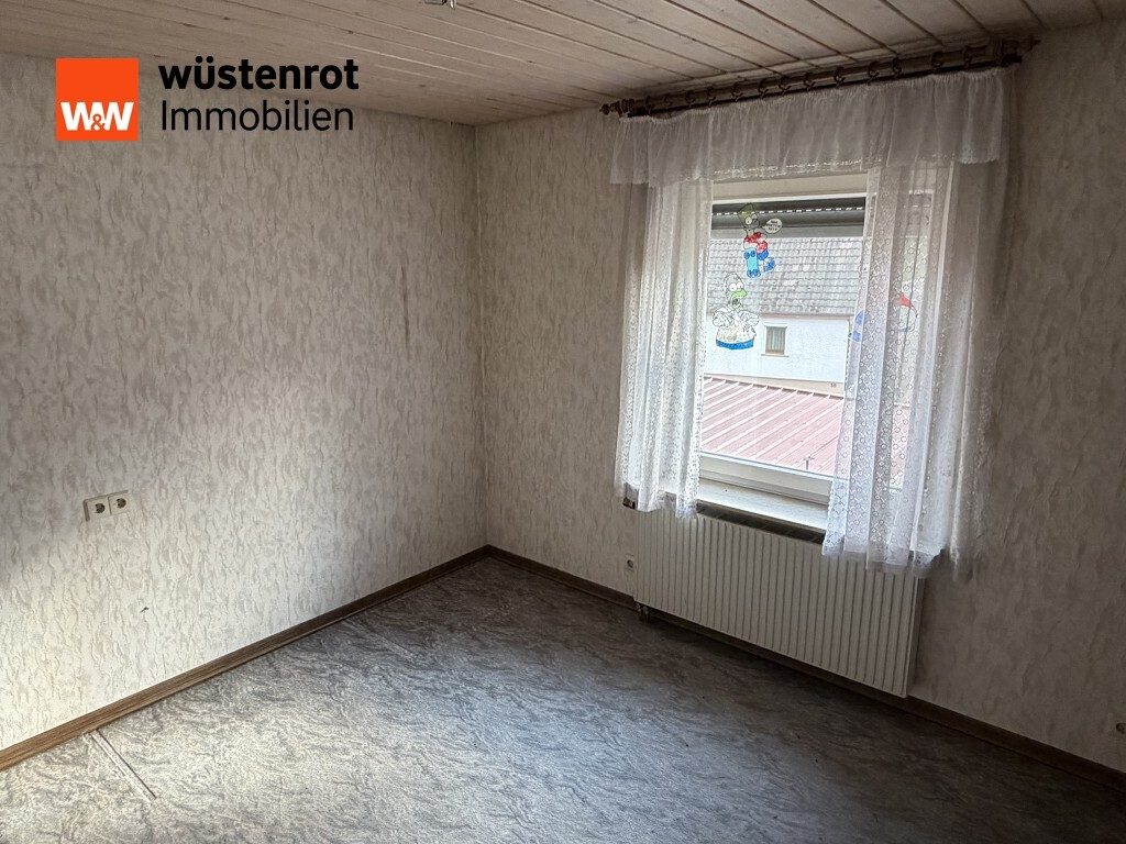 Immobilienangebot - Sulzbach-Laufen - Alle - Wohnhaus im Ortskern mit zwei Wohnungen und großem Nebengebäude