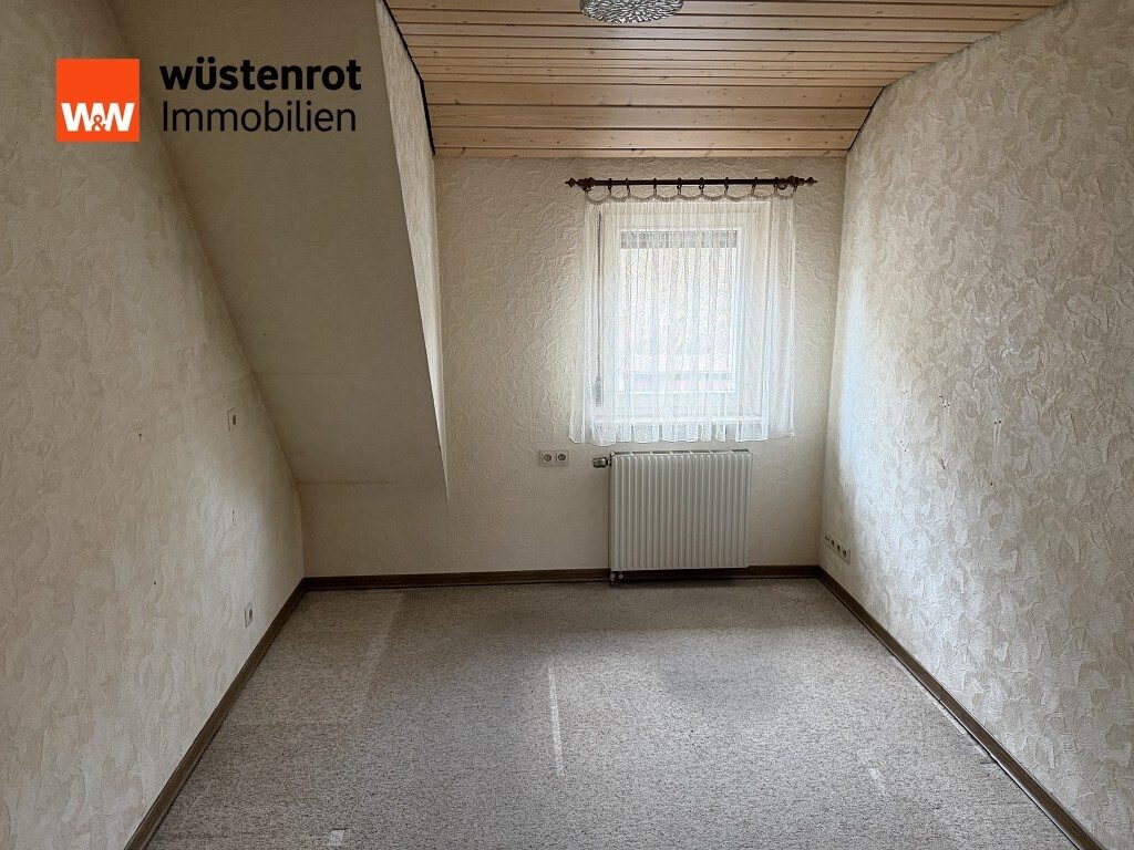 Immobilienangebot - Sulzbach-Laufen - Alle - Wohnhaus im Ortskern mit zwei Wohnungen und großem Nebengebäude