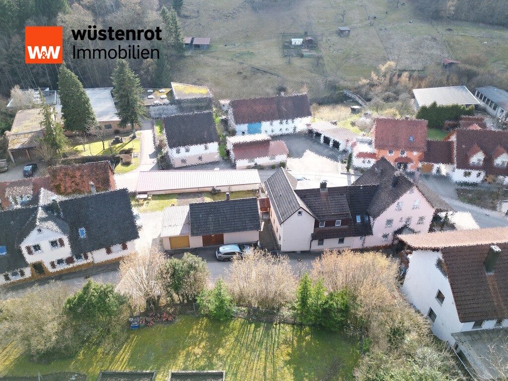 Immobilienangebot - Sulzbach-Laufen - Alle - Wohnhaus im Ortskern mit zwei Wohnungen und großem Nebengebäude