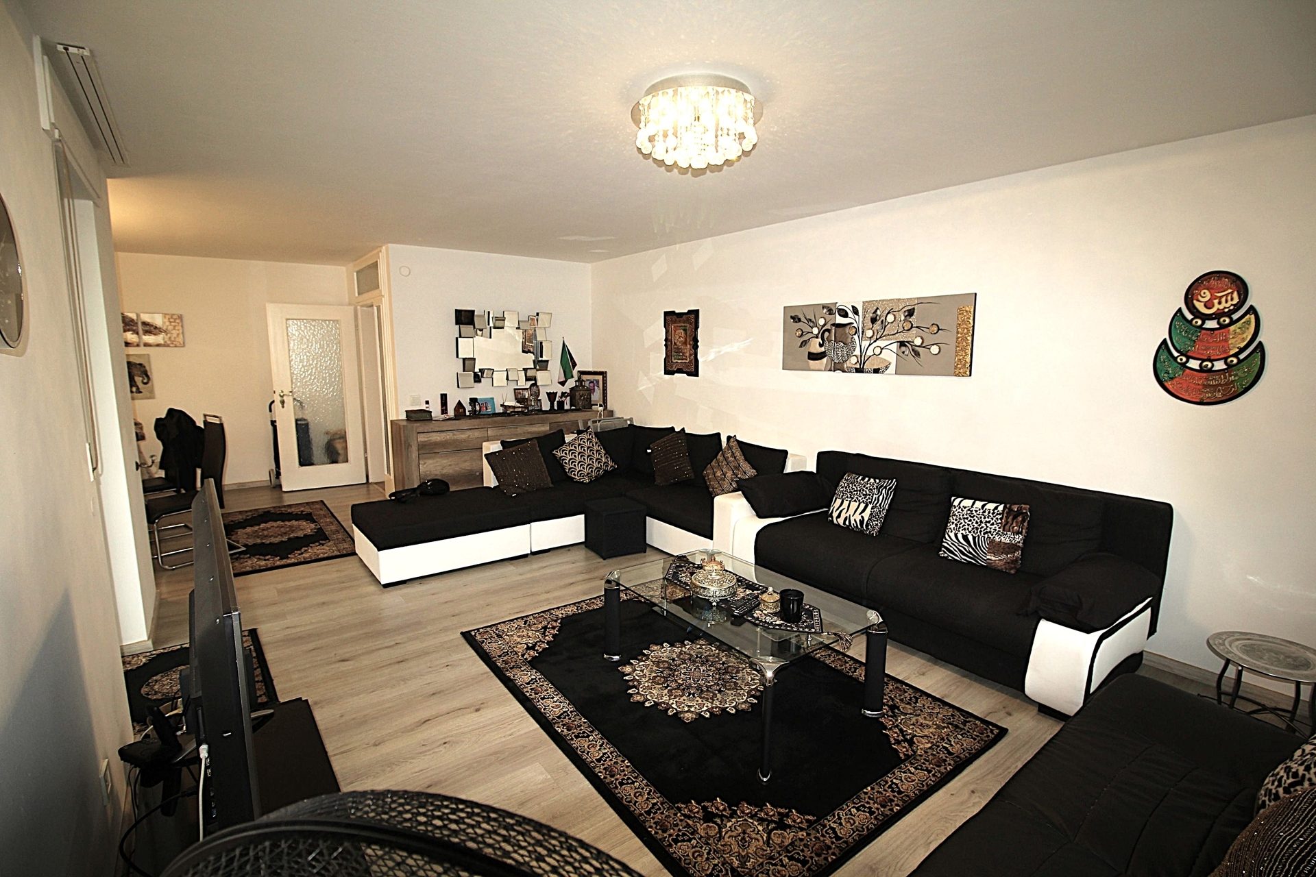 Immobilienangebot - Bonn / Tannenbusch - Alle - Gut geschnittene, barrierearme und bezugsfreie 4 Zimmer-Wohnung mit Balkon und Tiefgaragenstellplatz