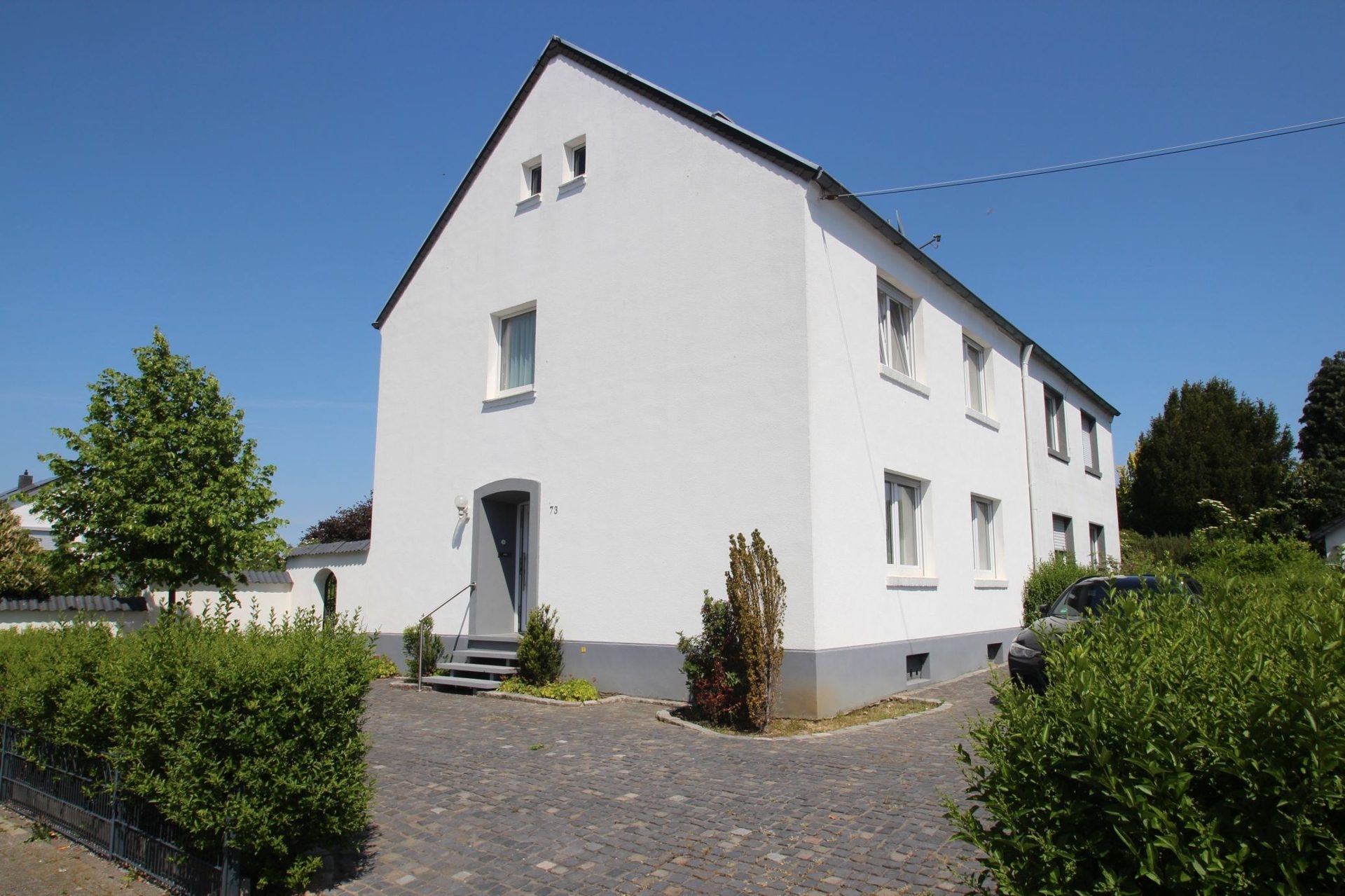Immobilienangebot - Geilenkirchen - Alle - 3D: Stilvolles Wohnjuwel in der Innenstadt: kernsaniert, möbliert, bezugsfertig