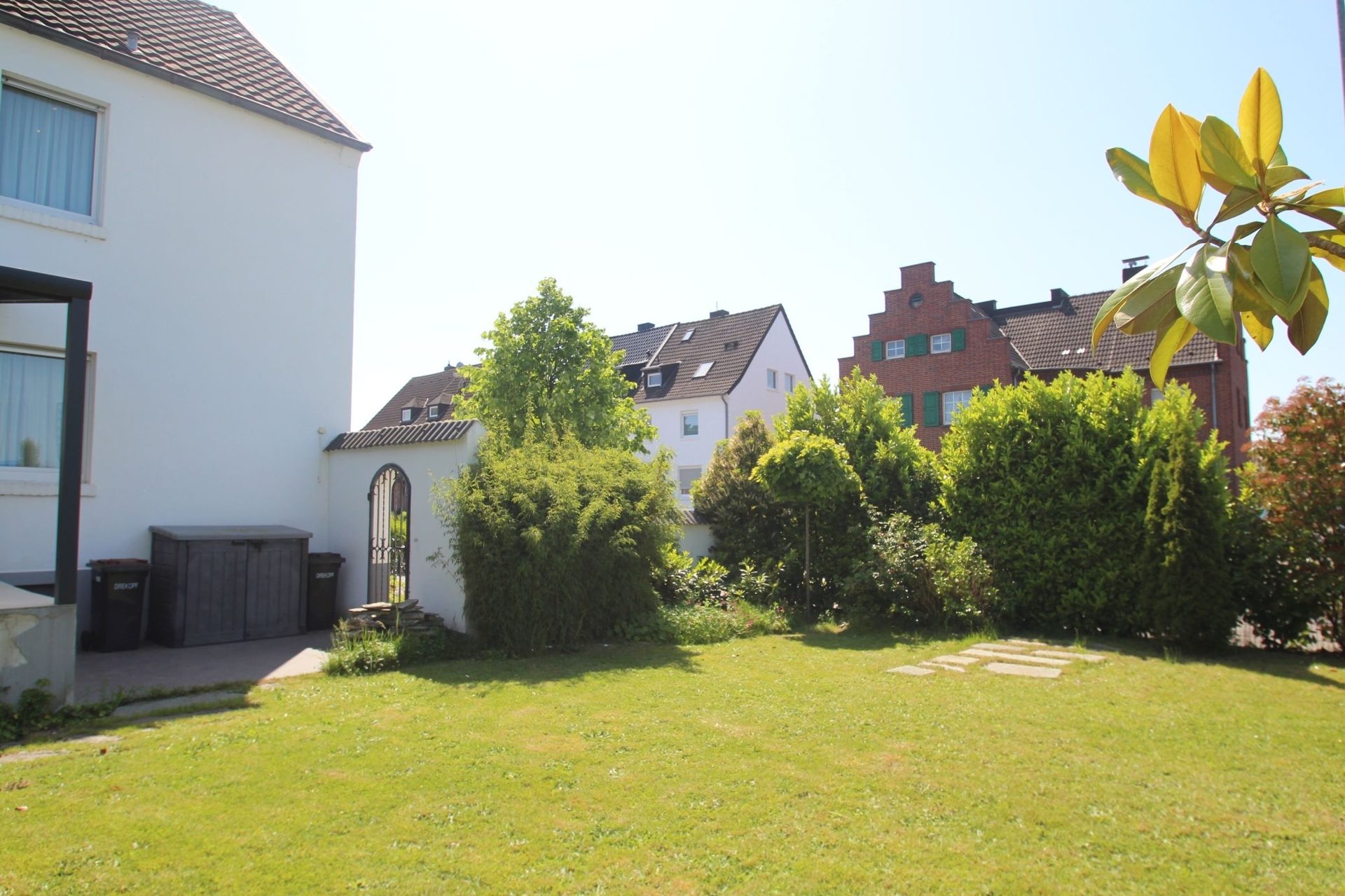 Immobilienangebot - Geilenkirchen - Alle - 3D: Stilvolles Wohnjuwel in der Innenstadt: kernsaniert, möbliert, bezugsfertig