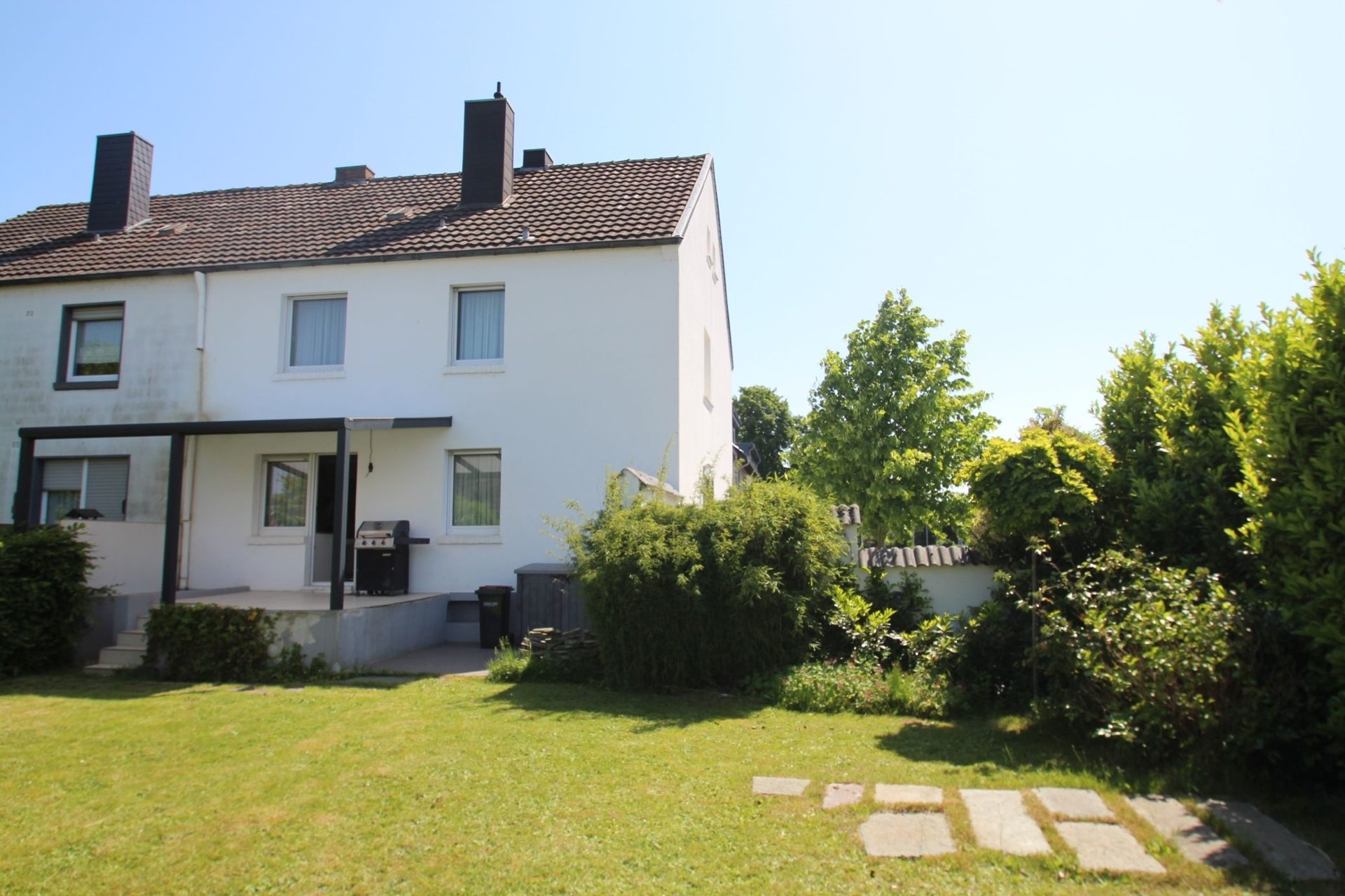 Immobilienangebot - Geilenkirchen - Alle - 3D: Stilvolles Wohnjuwel in der Innenstadt: kernsaniert, möbliert, bezugsfertig