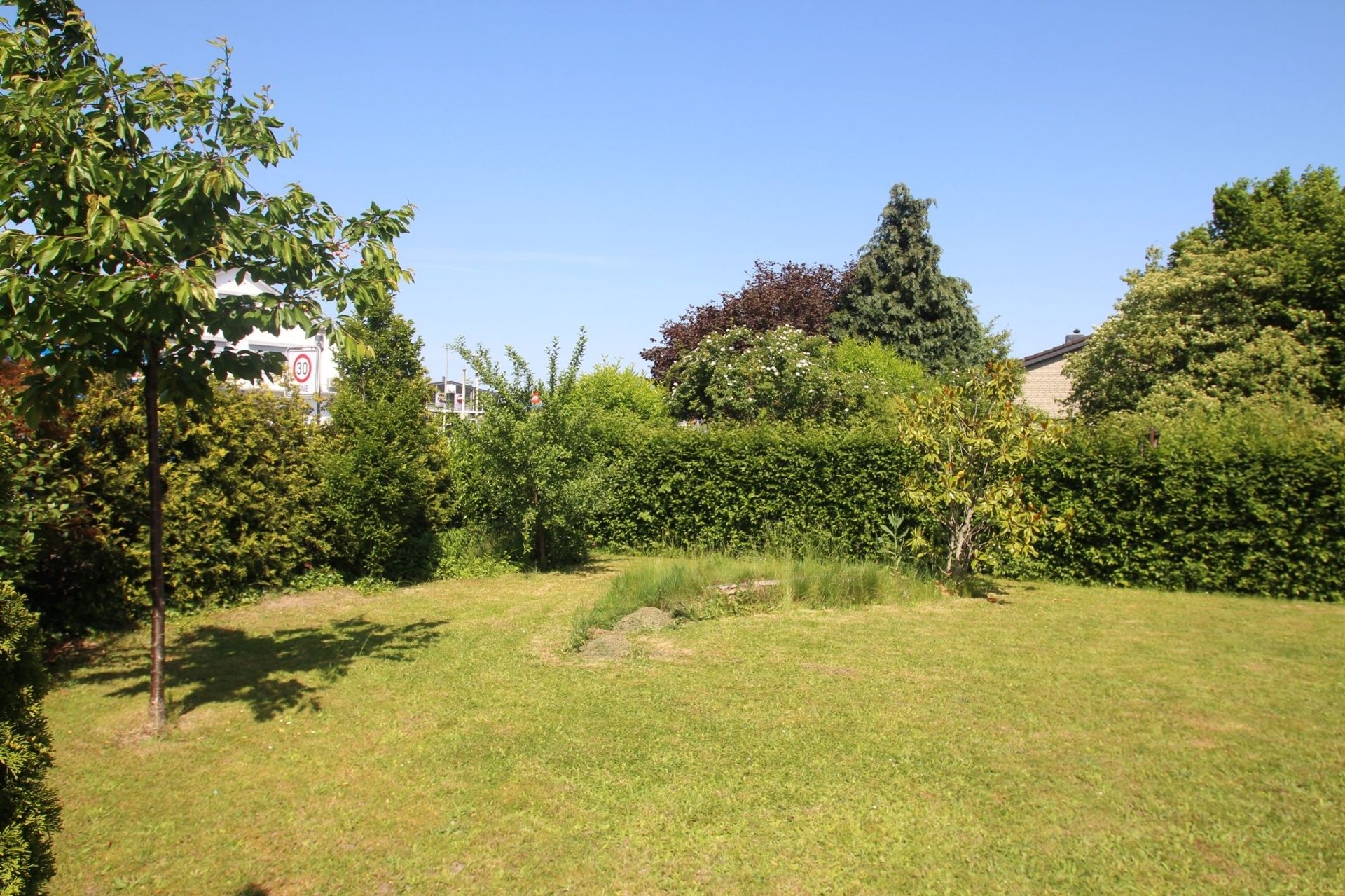 Immobilienangebot - Geilenkirchen - Alle - 3D: Stilvolles Wohnjuwel in der Innenstadt: kernsaniert, möbliert, bezugsfertig