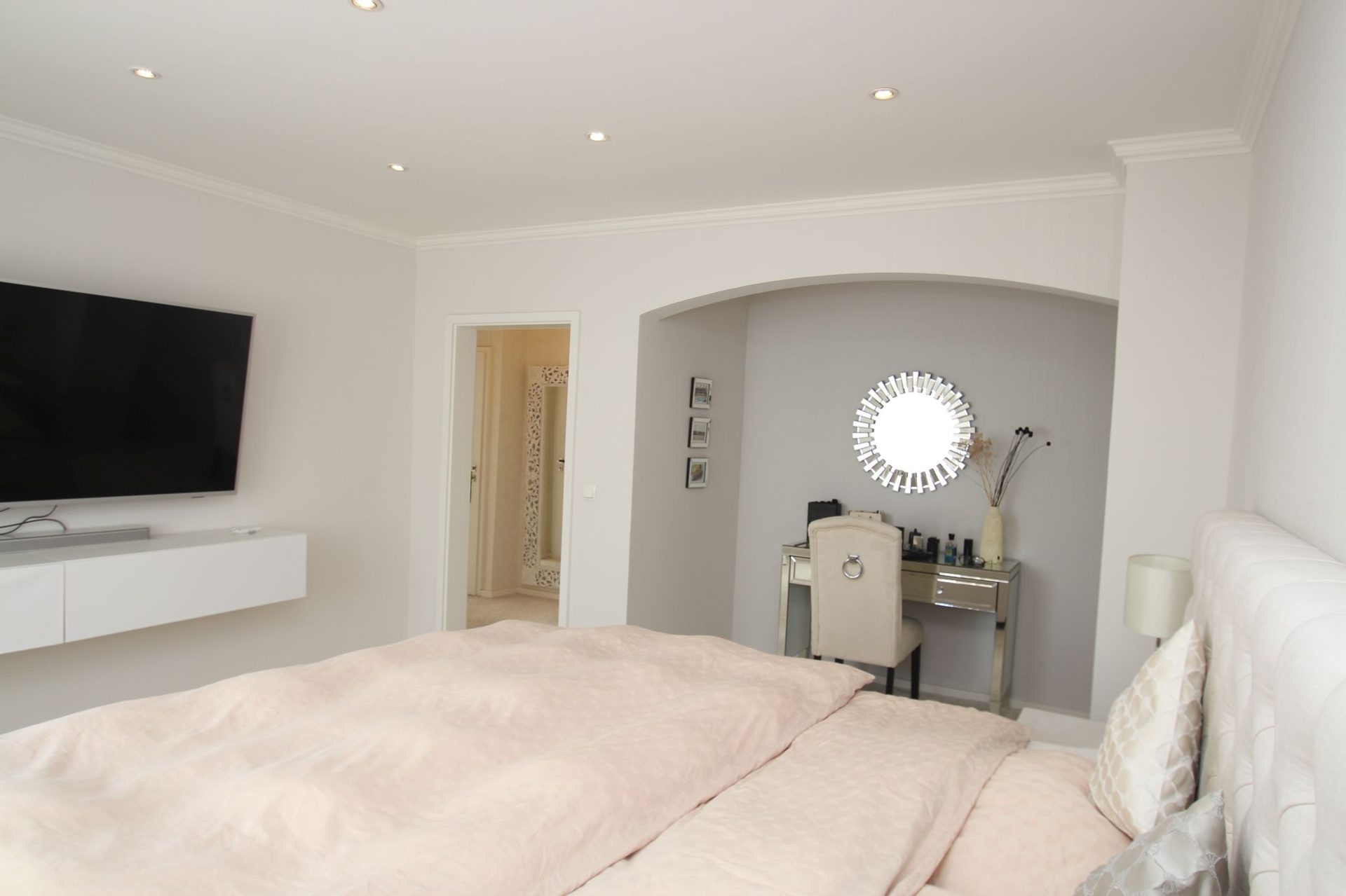 Immobilienangebot - Geilenkirchen - Alle - 3D: Stilvolles Wohnjuwel in der Innenstadt: kernsaniert, möbliert, bezugsfertig