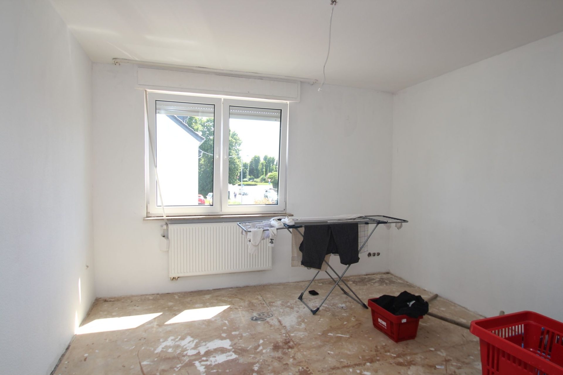 Immobilienangebot - Geilenkirchen - Alle - 3D: Stilvolles Wohnjuwel in der Innenstadt: kernsaniert, möbliert, bezugsfertig