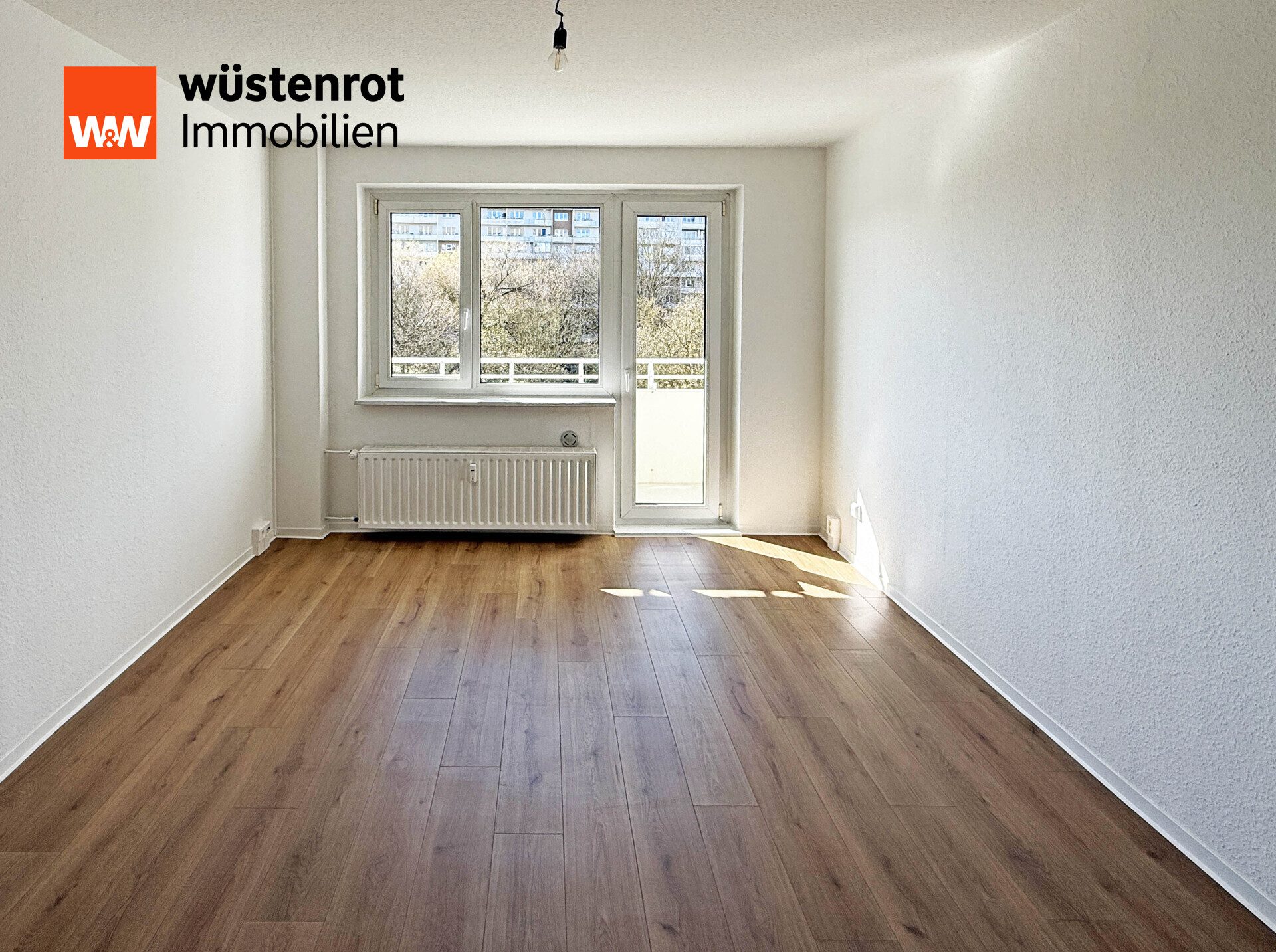 Immobilienangebot - Neubrandenburg - Alle - FAST IM STADTZENTRUM UND MIT EINEM GROSSEM BALKON