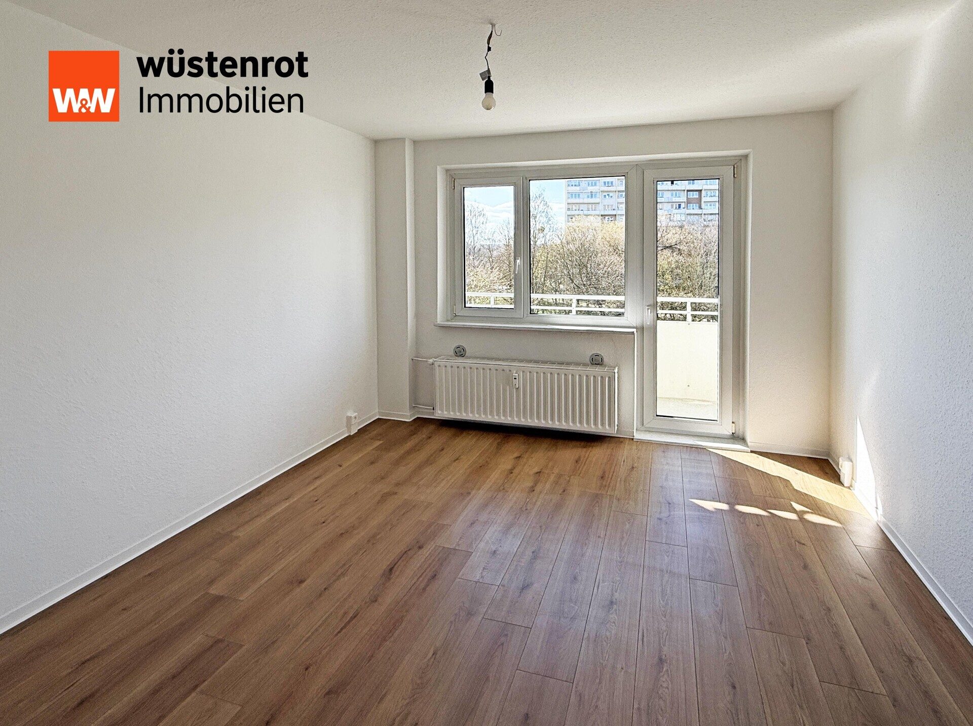 Immobilienangebot - Neubrandenburg - Alle - FAST IM STADTZENTRUM UND MIT EINEM GROSSEM BALKON