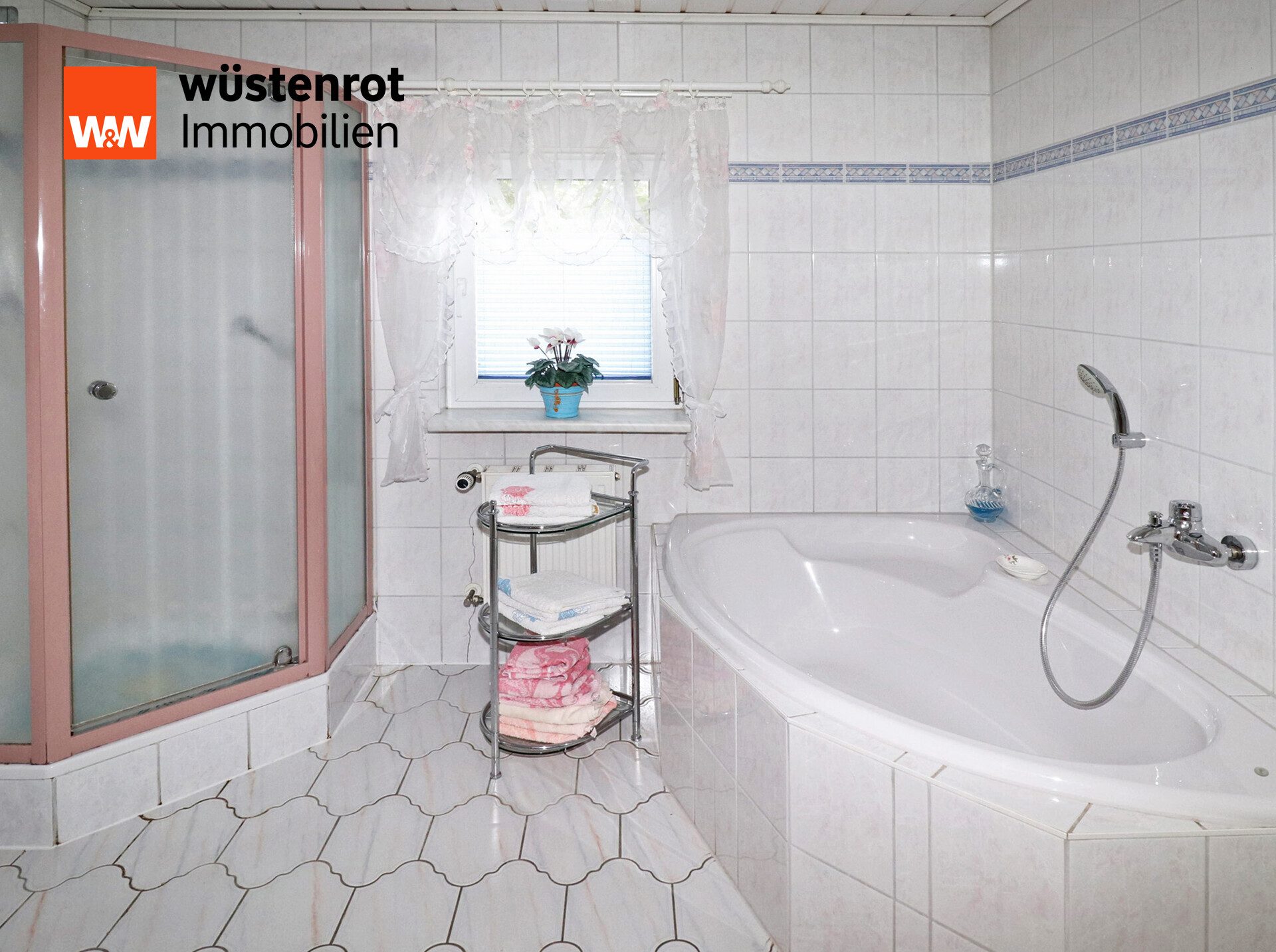 Immobilienangebot - Ahlbeck - Alle - SELBST WOHNEN + VERMIETEN: EINFAMILIENHAUS + ZWEI FERIENHÄUSER + FERIENWOHNUNG + GROSSES GRUNDSTÜCK