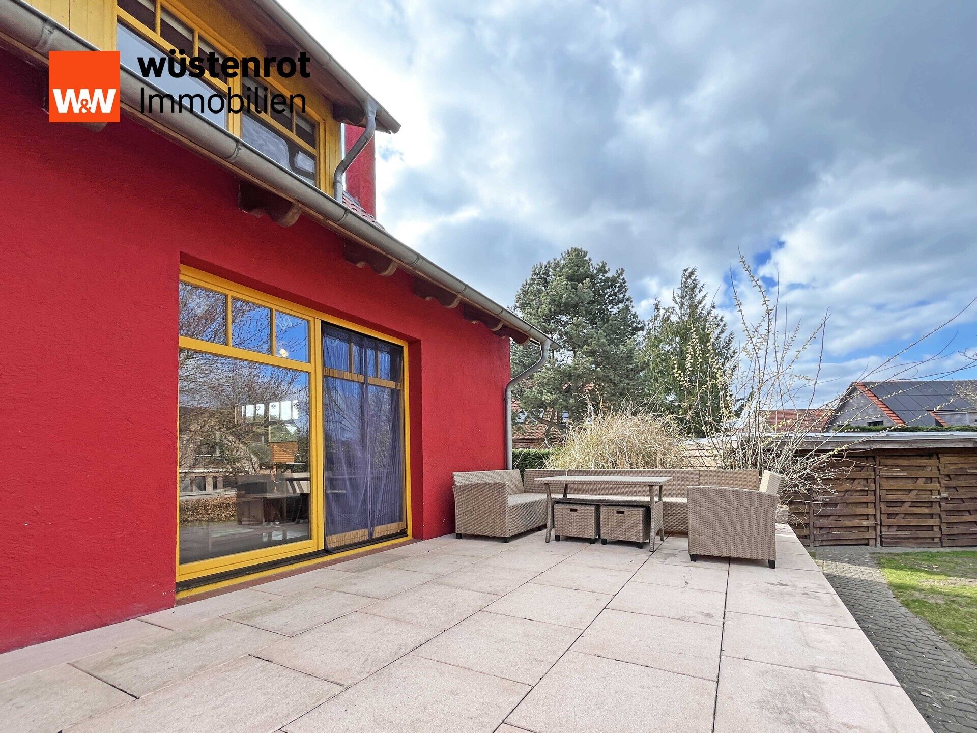 Immobilienangebot - Göhren-Lebbin - Alle - DIE BESONDERE IMMOBILIE: WOHNHAUS MIT EINBAUKÜCHE + KOCHHEXE + KAMINOFEN + PHOTOVOLTAIKANLAGE