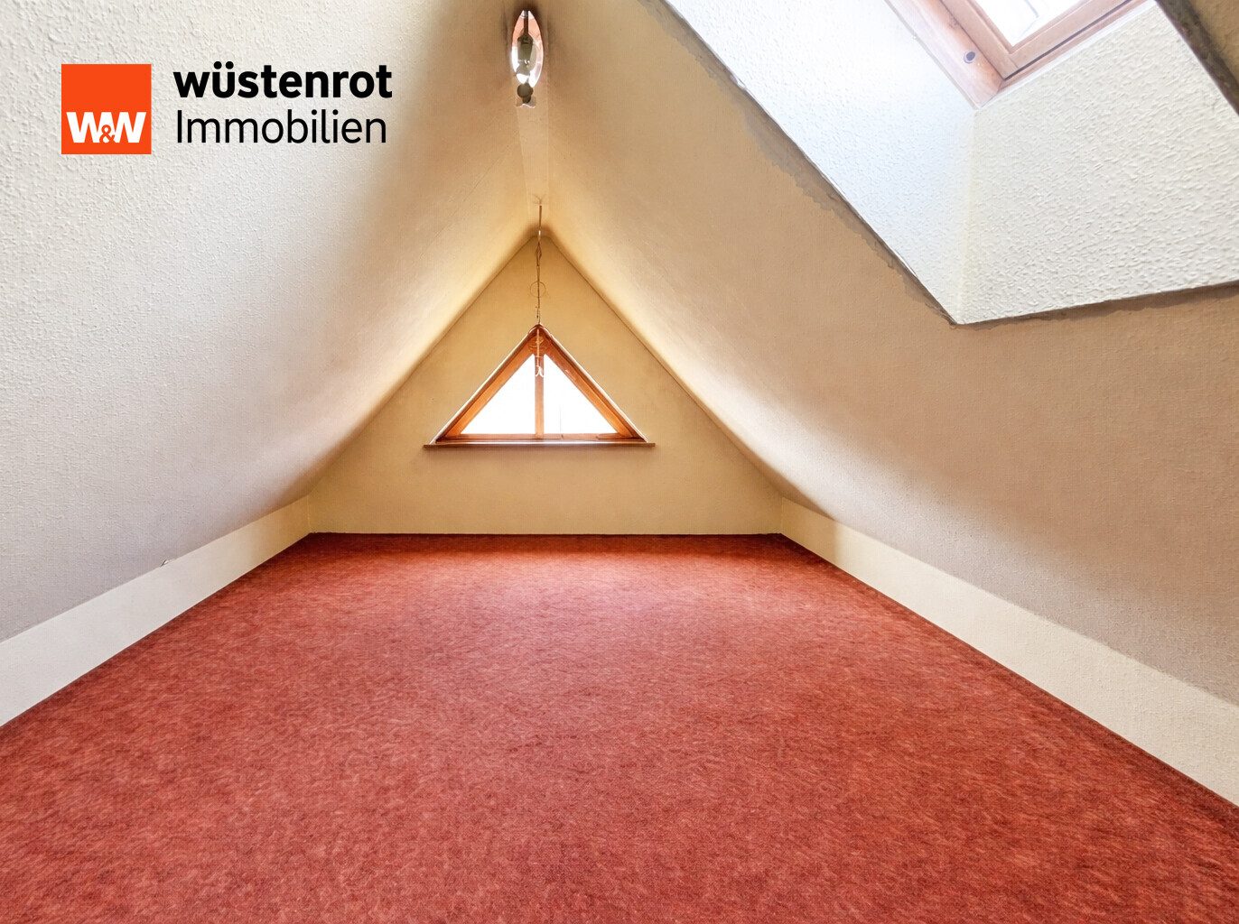 Immobilienangebot - Göhren-Lebbin - Alle - DIE BESONDERE IMMOBILIE: WOHNHAUS MIT EINBAUKÜCHE + KOCHHEXE + KAMINOFEN + PHOTOVOLTAIKANLAGE