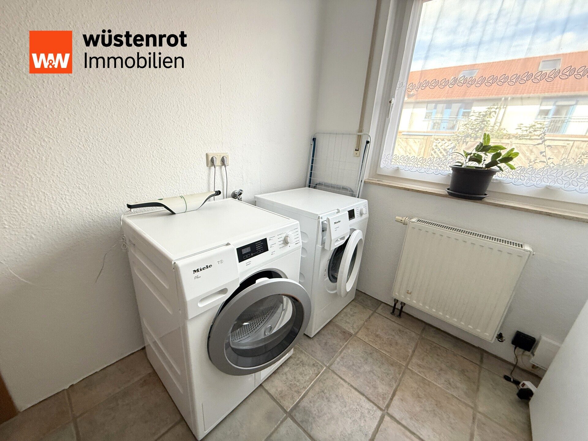 Immobilienangebot - Meine - Alle - Modernisierte DHH in zweiter Reihe einer ruhigen, gepflegten Wohnsiedlung nahe dem Ortskern v. Meine