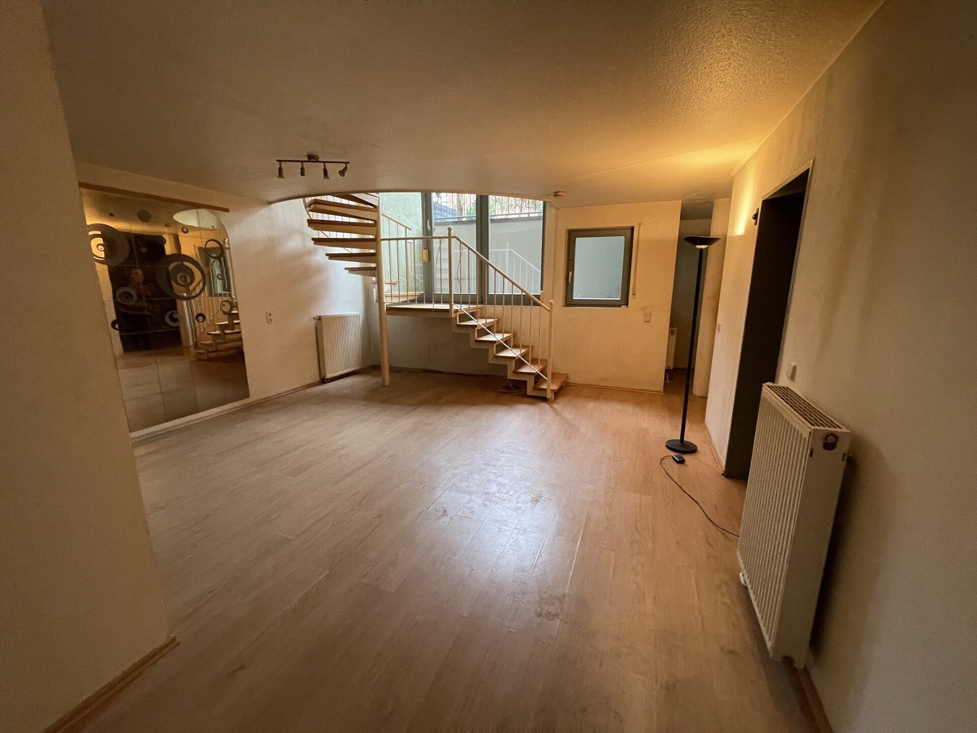 Immobilienangebot - Neuendettelsau - Alle - Sehr ruhige 2-Zi-ETW mit Garten in Neuendettelsau!