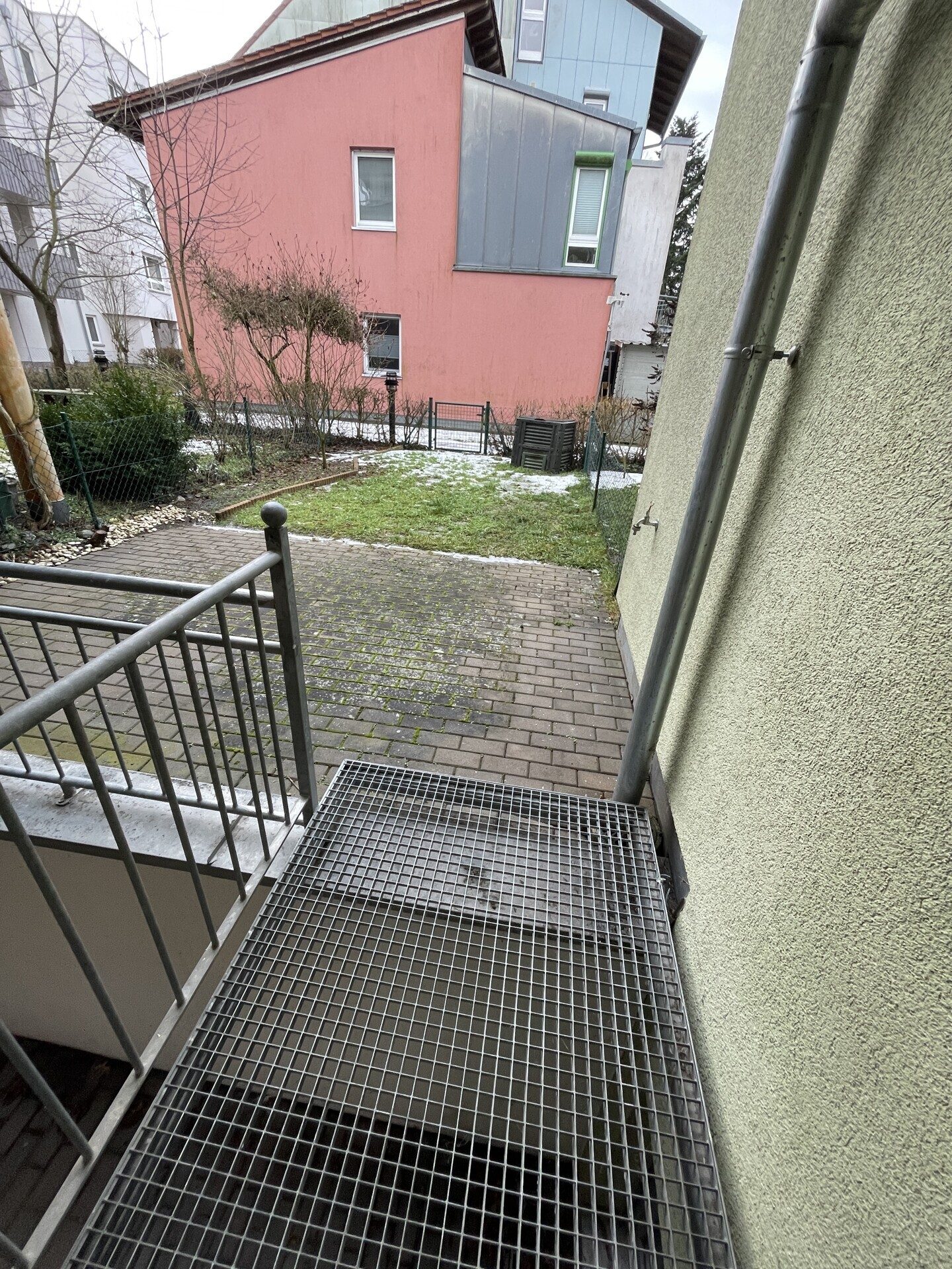 Immobilienangebot - Neuendettelsau - Alle - Sehr ruhige 2-Zi-ETW mit Garten in Neuendettelsau!