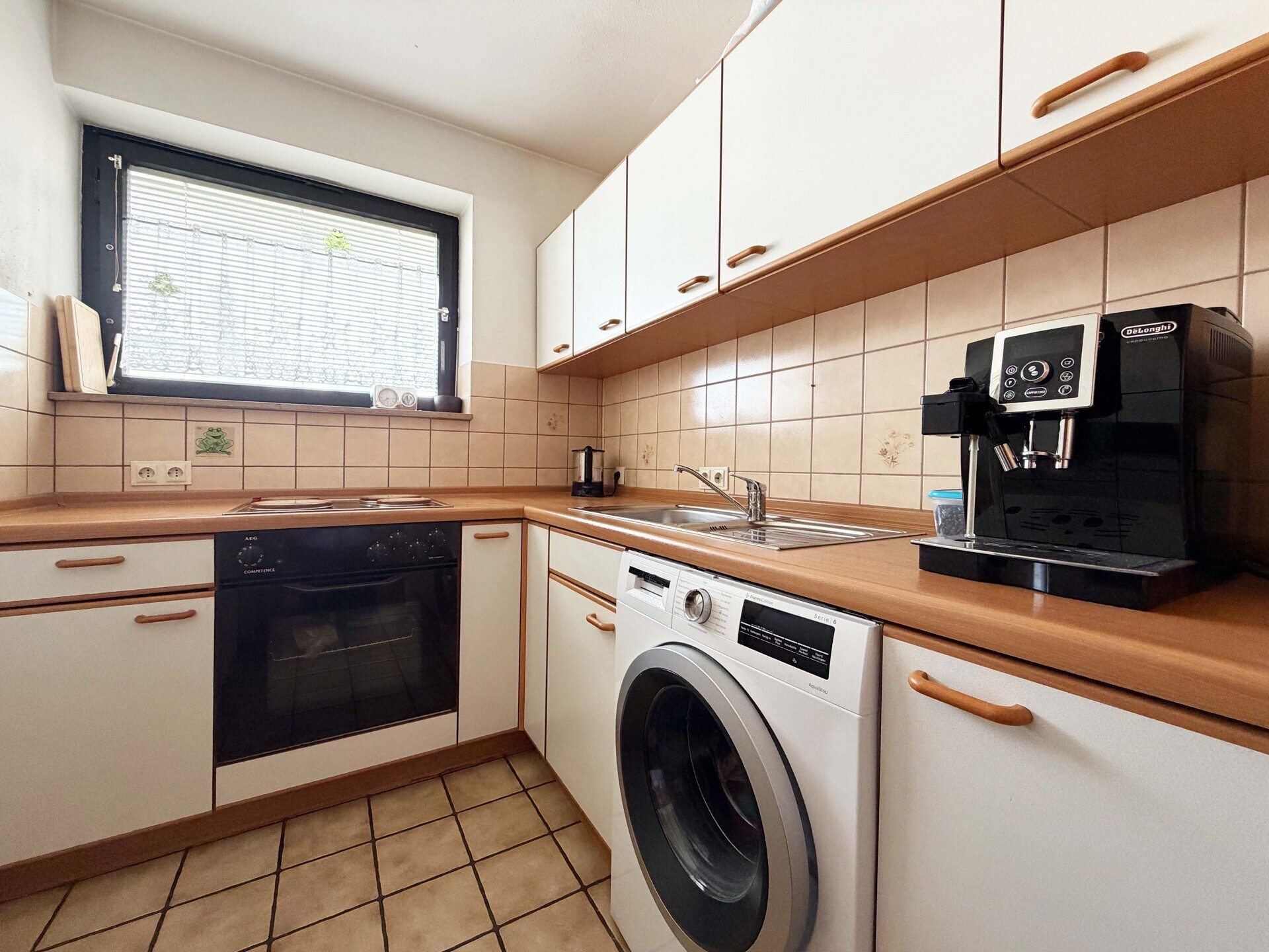 Immobilienangebot - Rietheim-Weilheim / Rietheim - Alle - Gute Kapitalanlage zum TOP-Preis. Sicher seit
30 Jahren vermietet. 2 Zimmer auf 56 m². Plus
Garage.