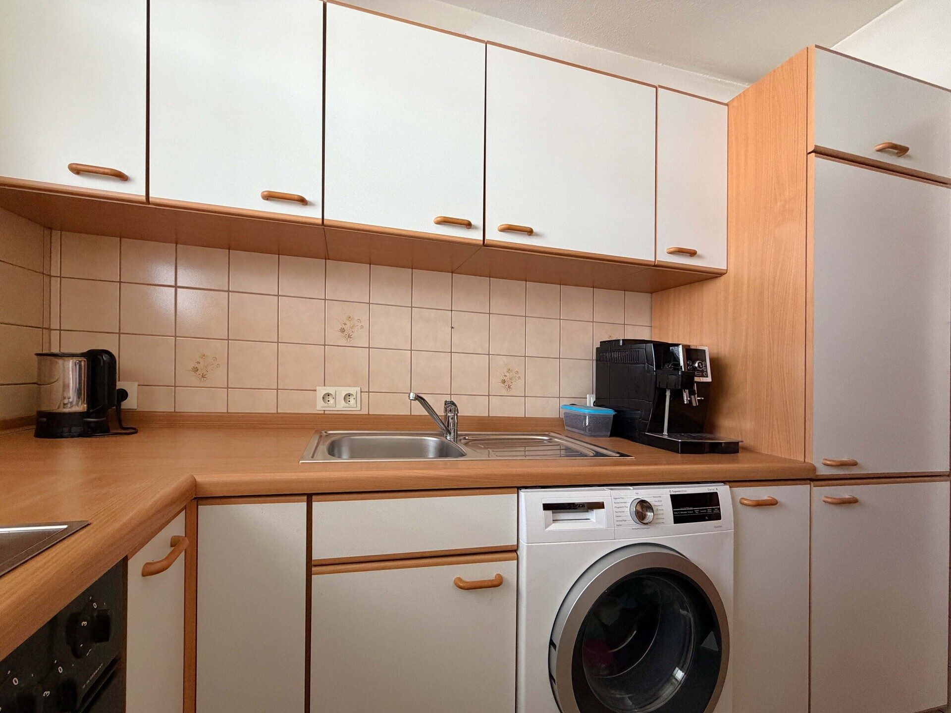 Immobilienangebot - Rietheim-Weilheim / Rietheim - Alle - Gute Kapitalanlage zum TOP-Preis. Sicher seit
30 Jahren vermietet. 2 Zimmer auf 56 m². Plus
Garage.