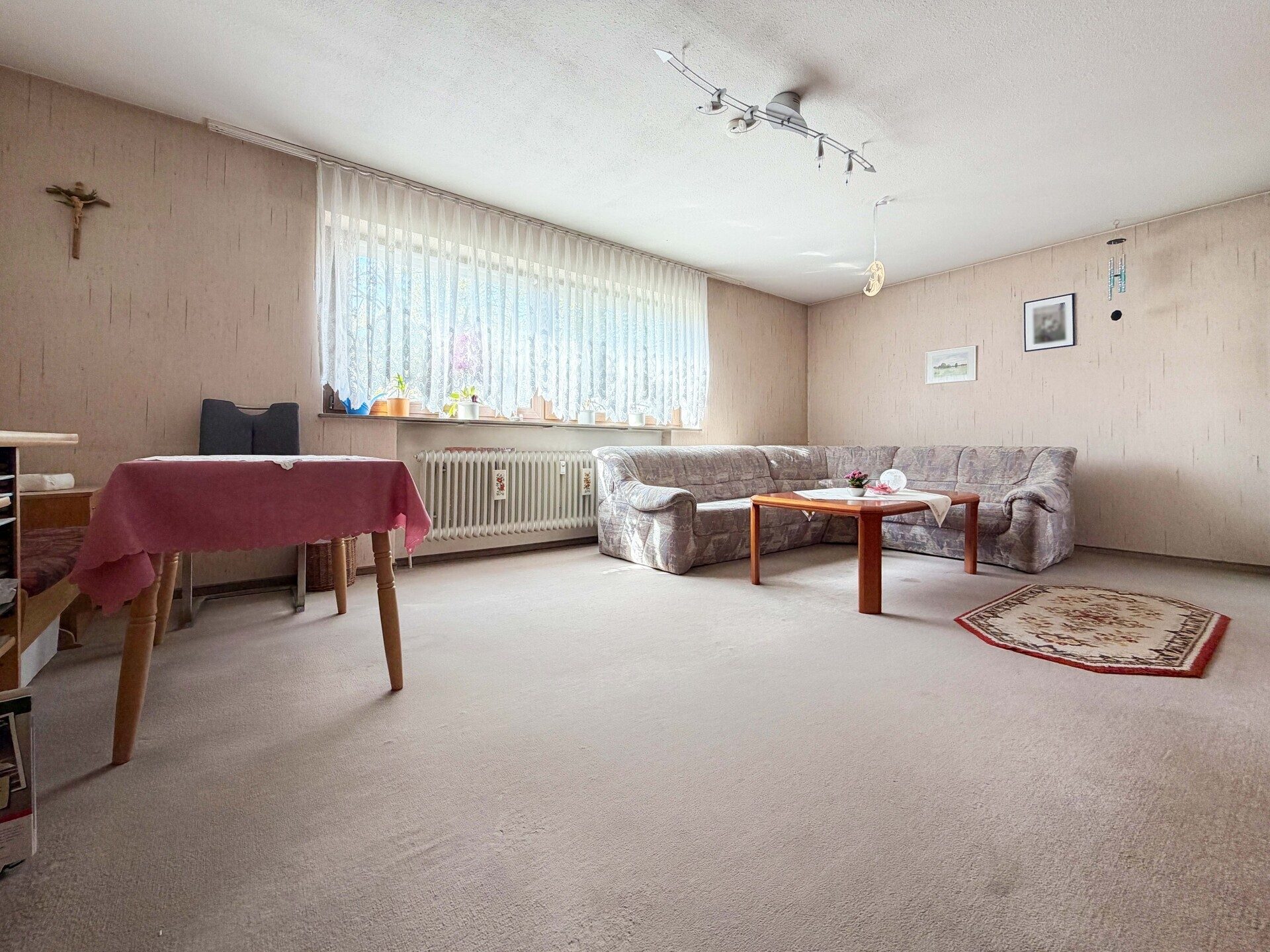 Immobilienangebot - Rietheim-Weilheim / Rietheim - Alle - Gute Kapitalanlage zum TOP-Preis. Sicher seit
30 Jahren vermietet. 2 Zimmer auf 56 m². Plus
Garage.