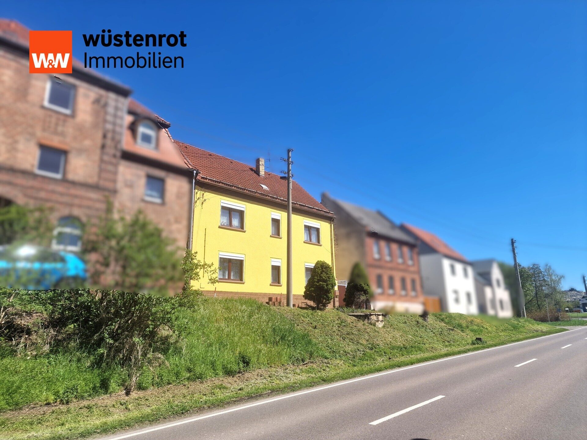 Immobilienangebot - Hohenmölsen - Alle - Hohenmölsen- großzügiges Wohnen, viel Platz für Hobbys, 2 Garagen